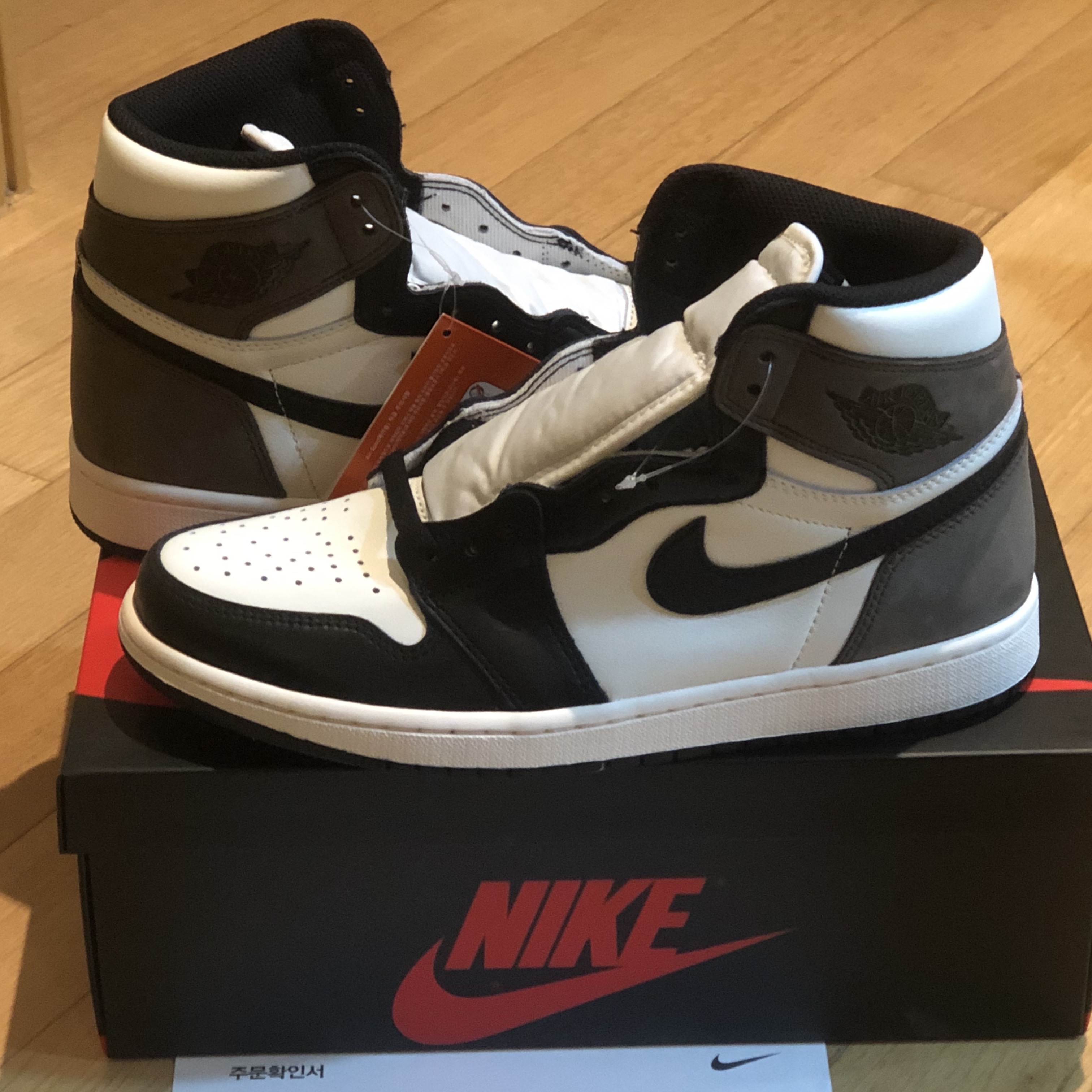 Jordan 1 Retro High OG Black Mocha 착용 스타일 - 1