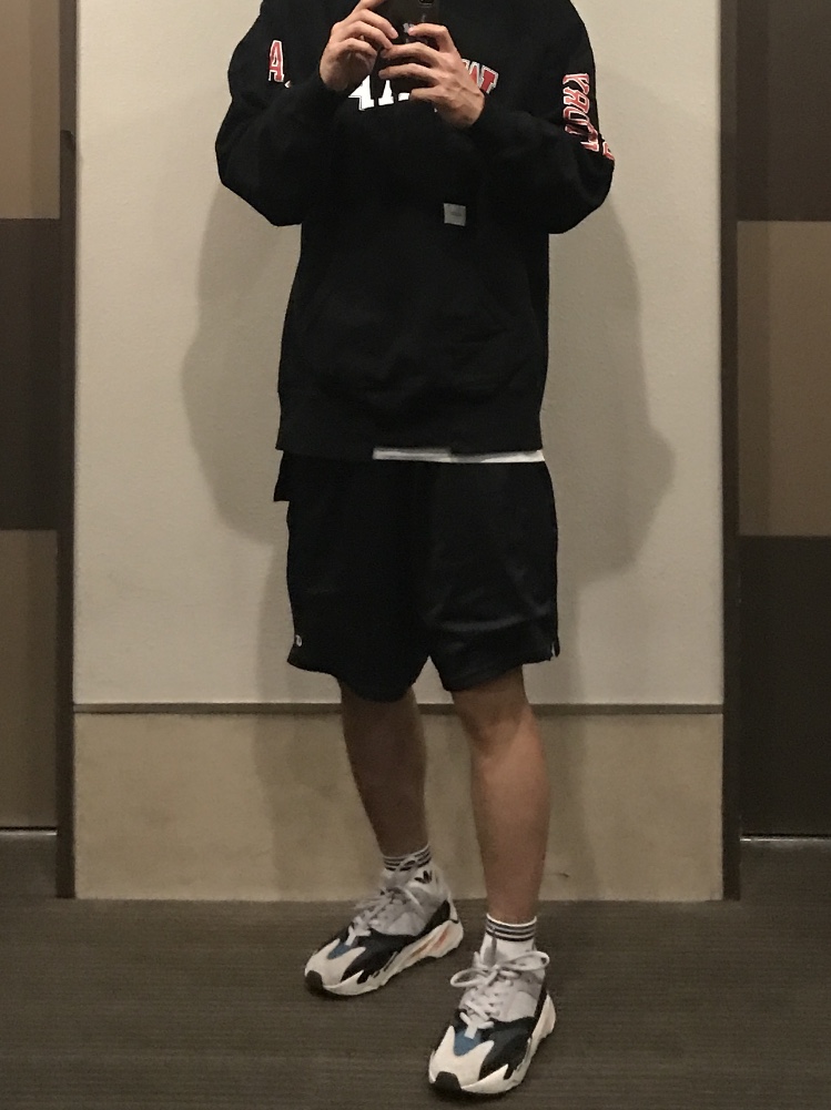 Adidas Yeezy Boost 700 Wave Runner Solid Grey 2017/2019 착용 스타일