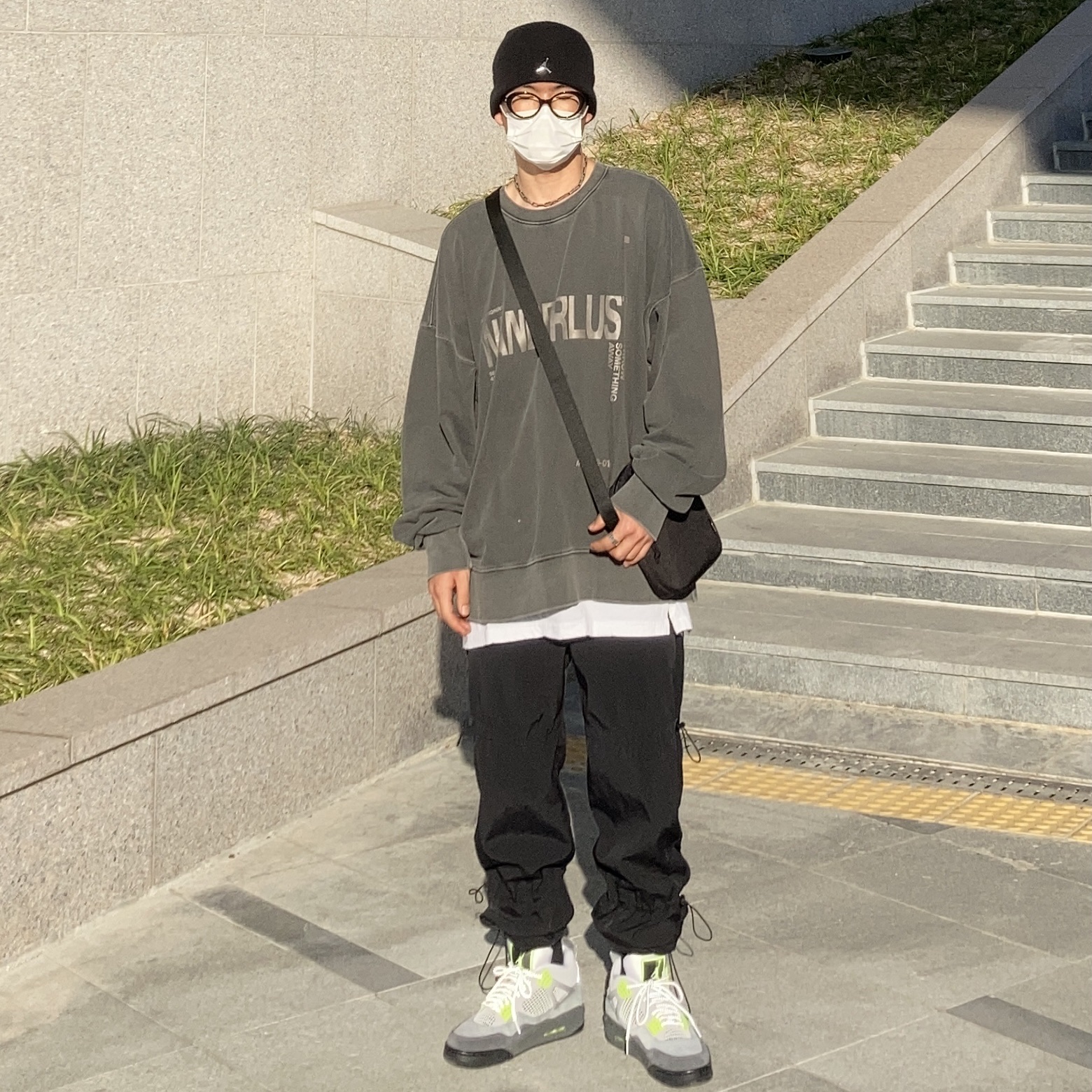 Jordan 4 Retro SE Neon 95 착용 스타일