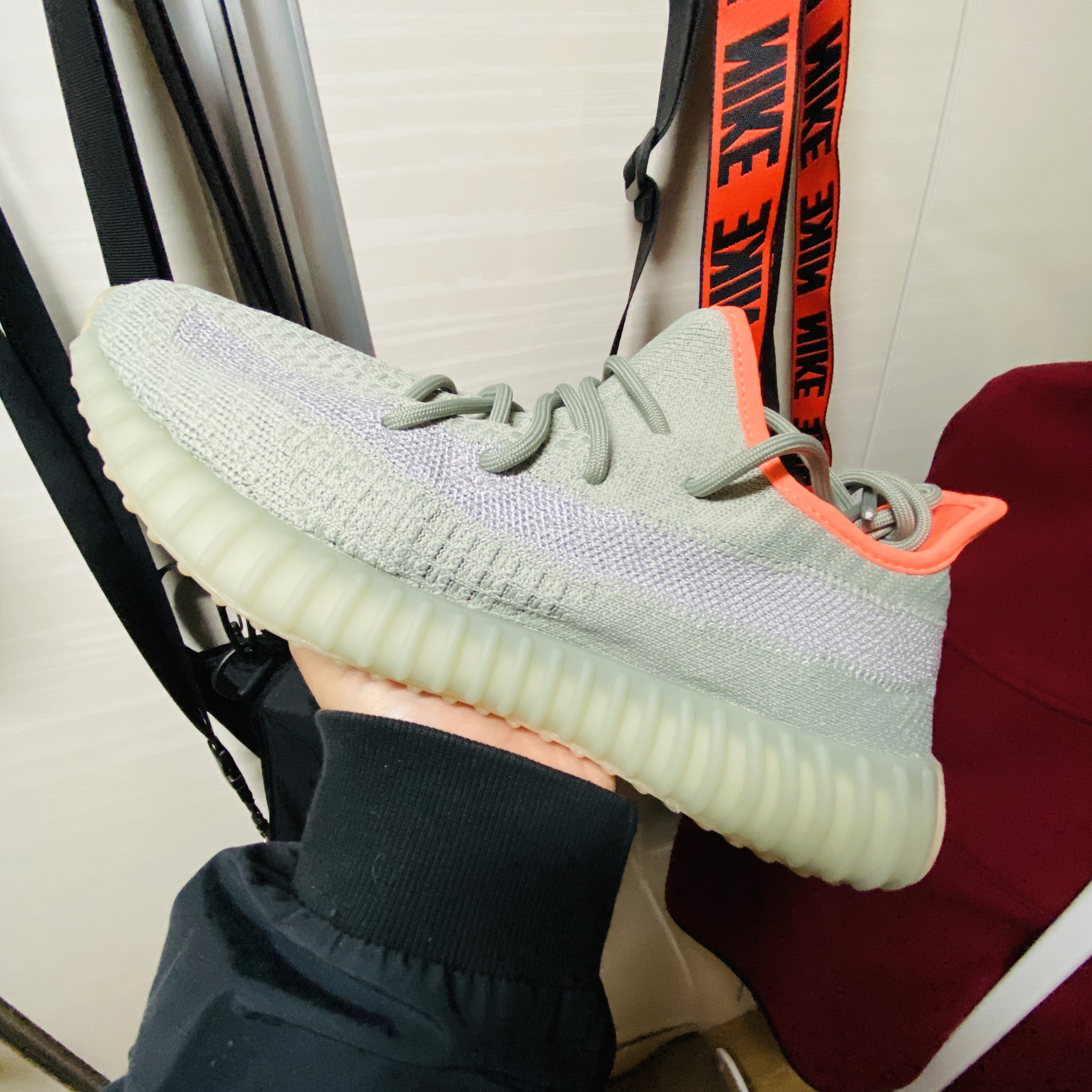 Adidas Yeezy Boost 350 V2 Flax 2020, Adidas Yeezy Boost 350 V2 Earth 착용 스타일 - 5