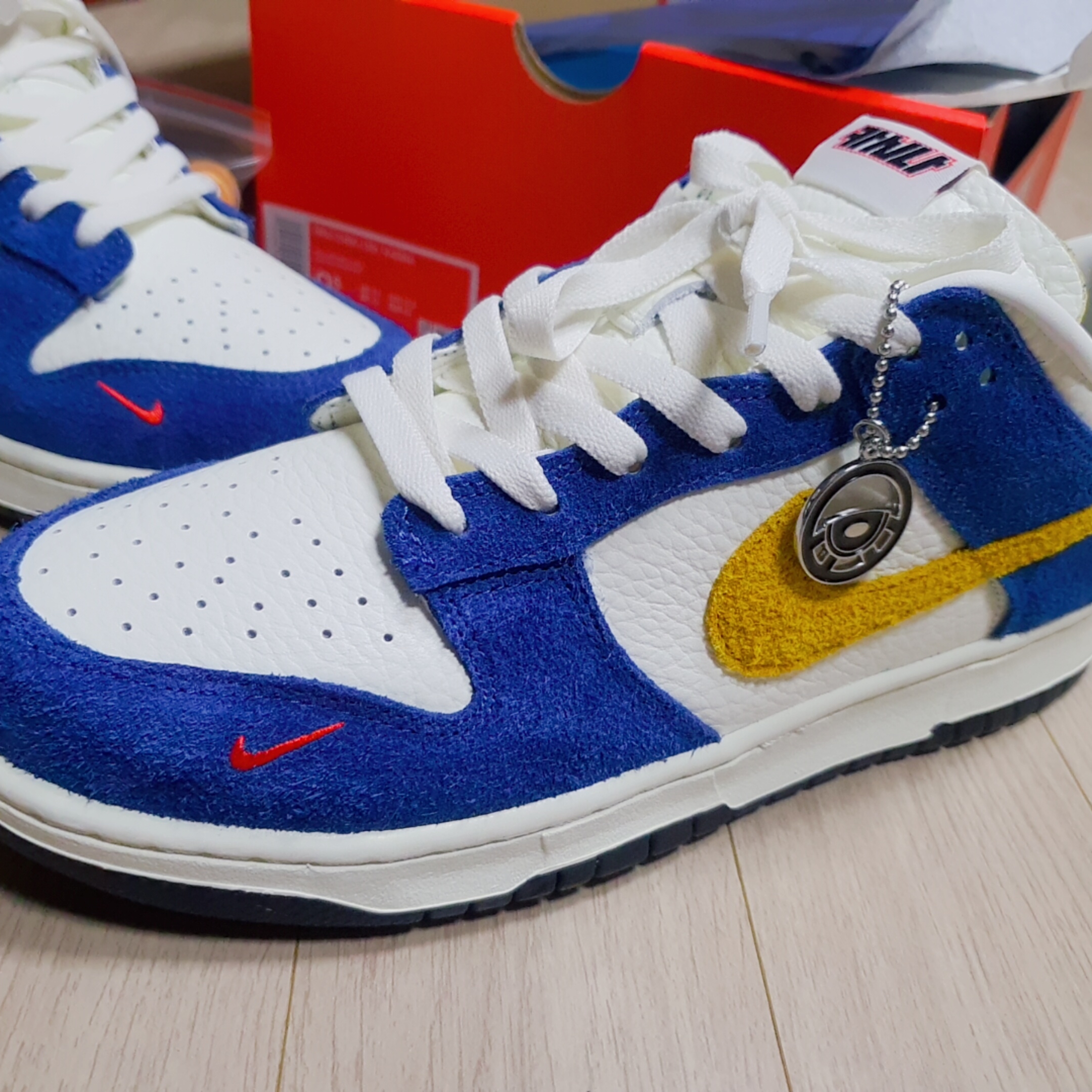 Nike x Kasina Dunk Low 80's Bus 착용 스타일
