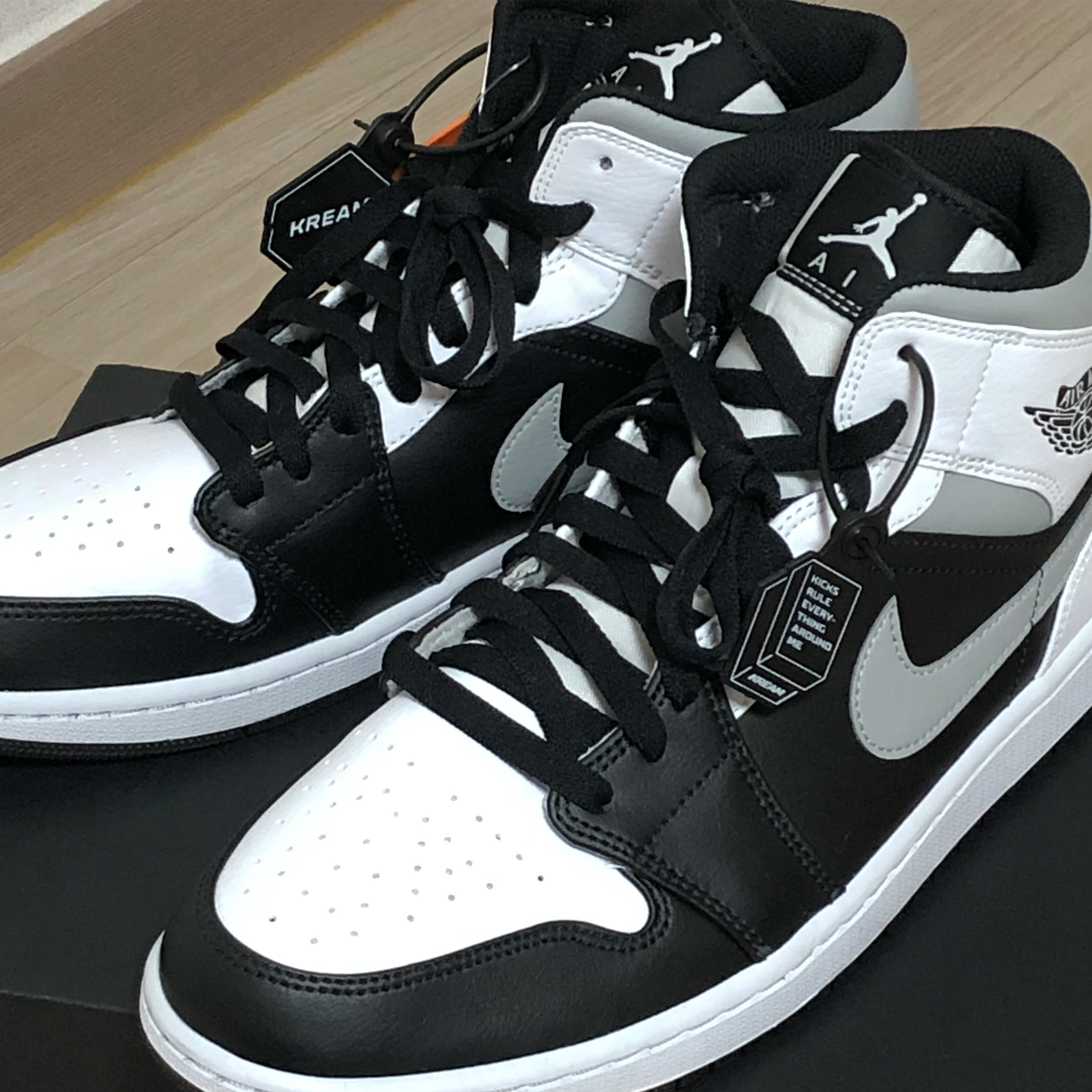Jordan 1 Mid White Shadow 착용 스타일 - 2