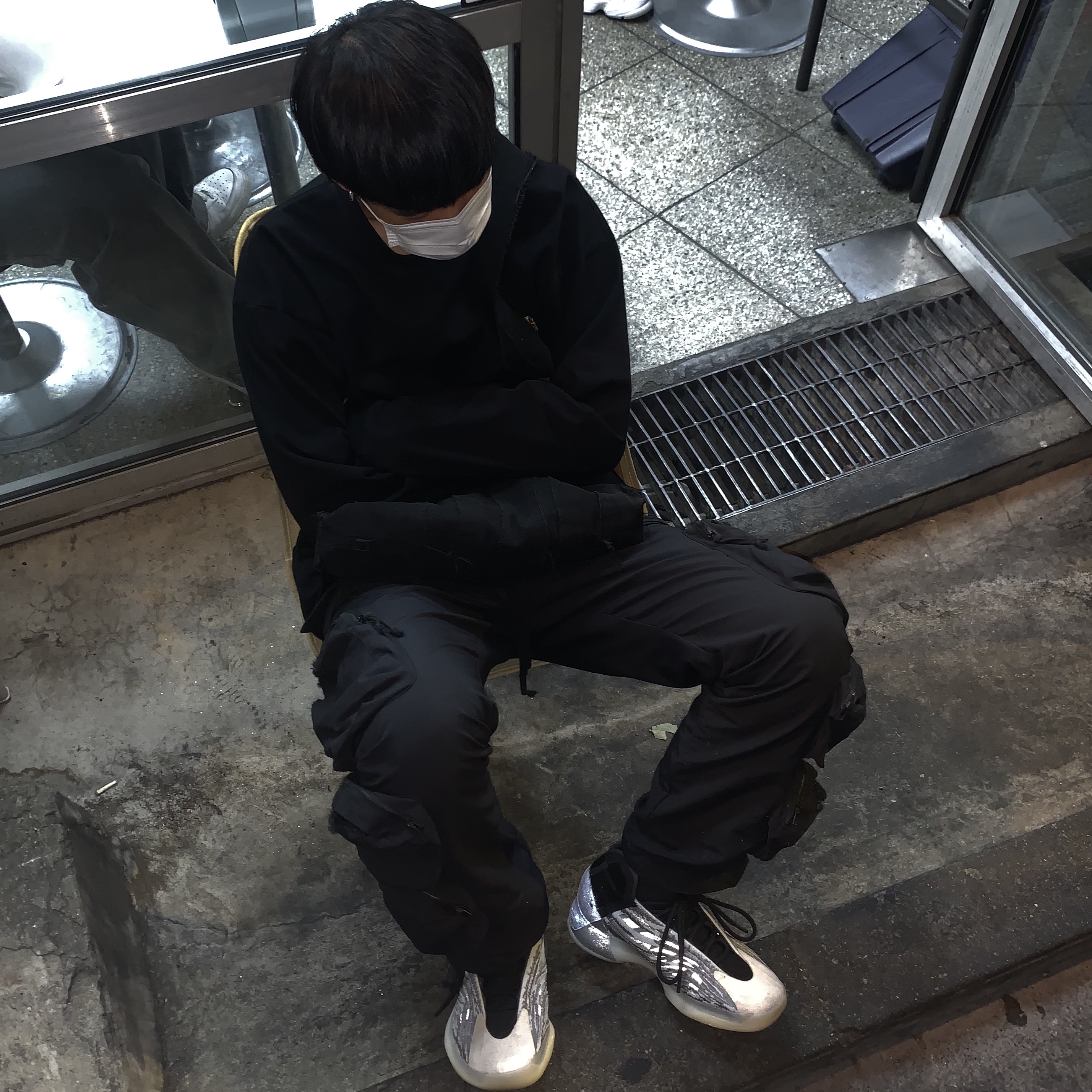 Adidas Yeezy QNTM Lifestyle 착용 스타일