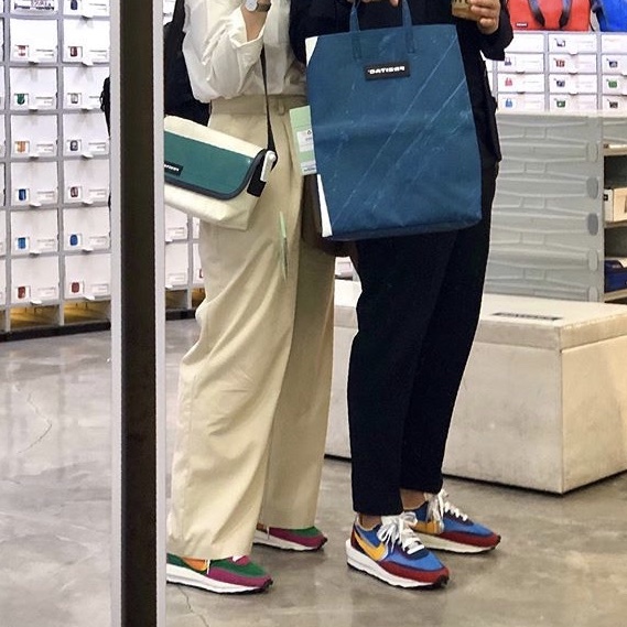 Nike x Sacai LDWaffle Pine Green, Nike x Sacai LDWaffle Blue Multi 착용 스타일 - 1