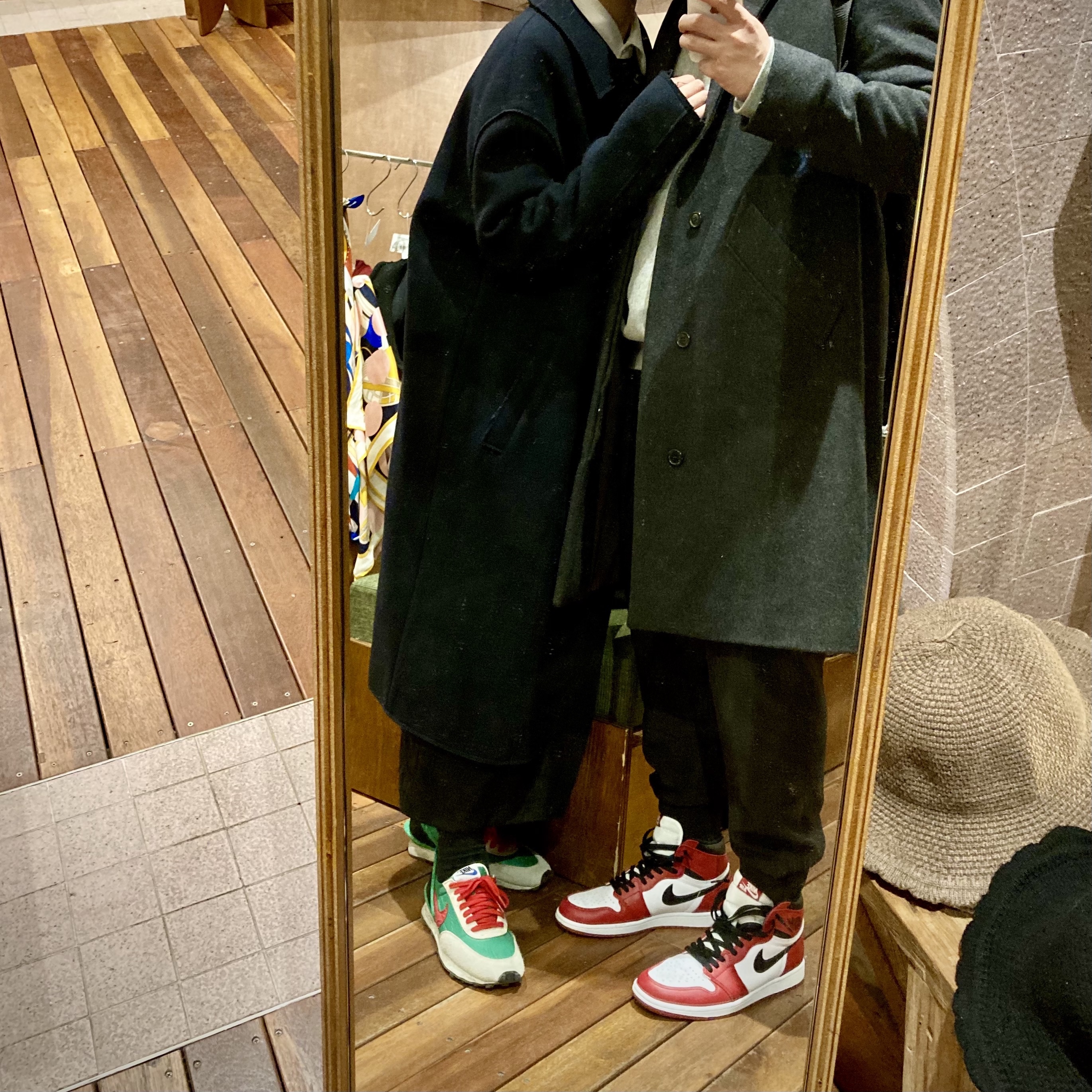 Jordan 1 Retro High OG Chicago 2015, (W) Nike x Undercover Daybreak Lucky Green Red 착용 스타일 - 1