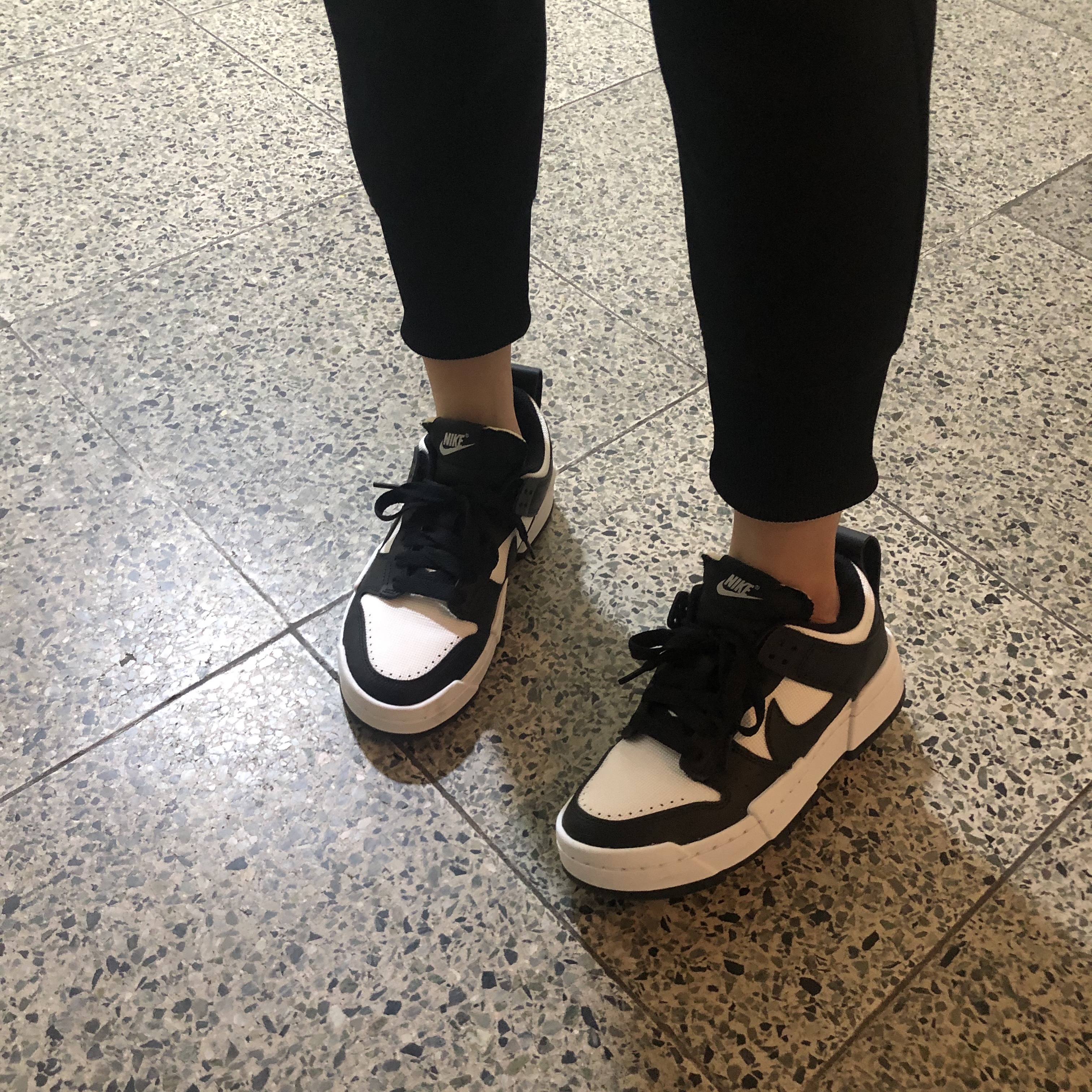(W) Nike Dunk Low Disrupt Black White 착용 스타일