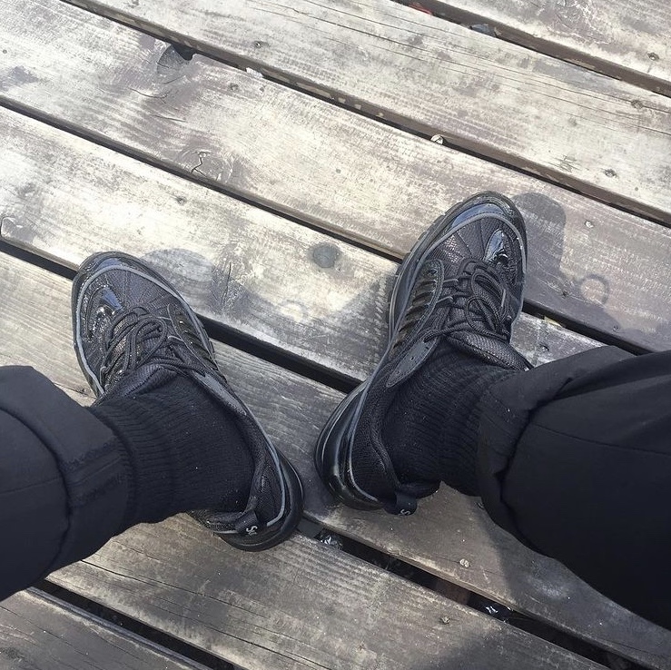 Nike x Supreme Air Max 98 Black 착용 스타일