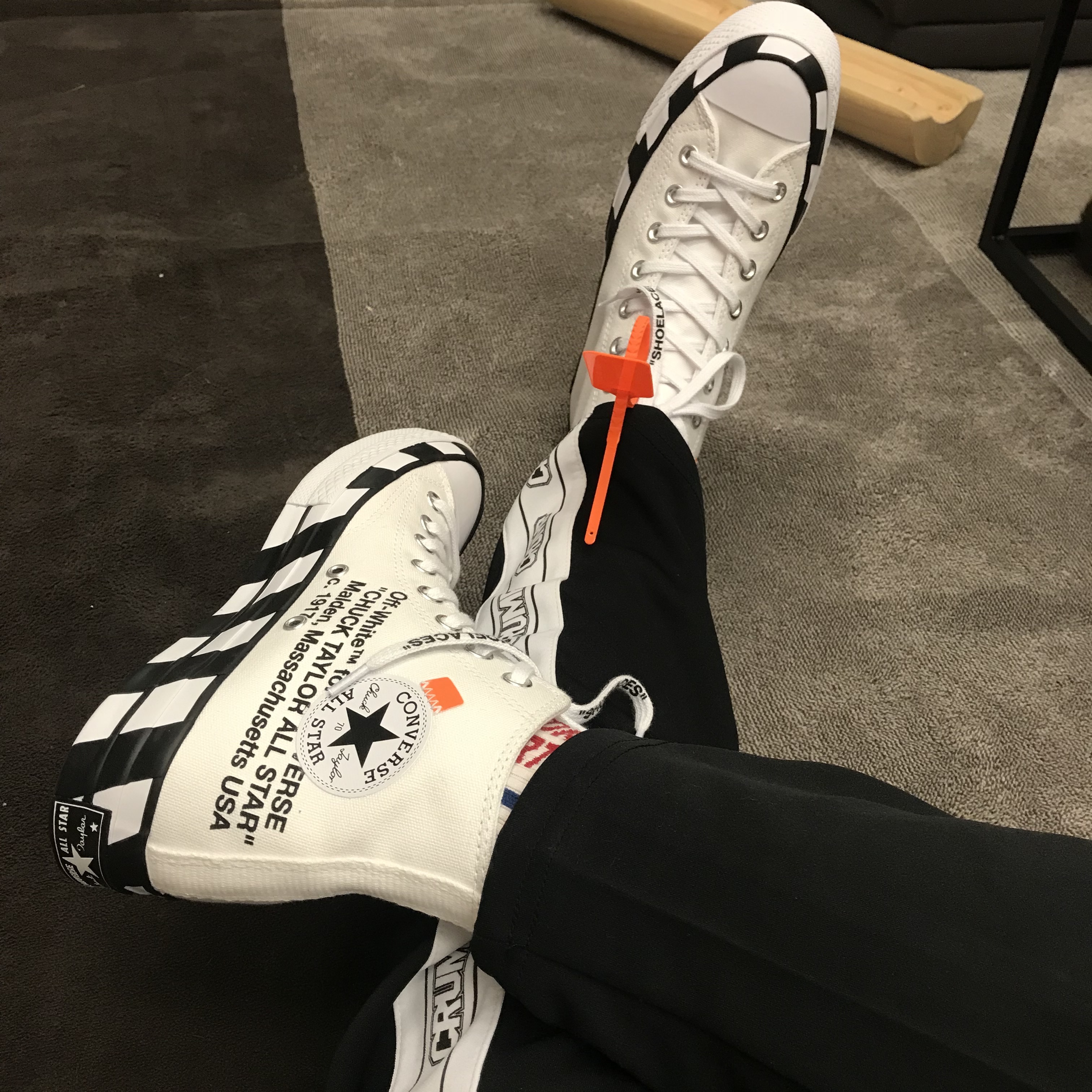 Converse x Off-White Chuck 70 High V2 2018 착용 스타일
