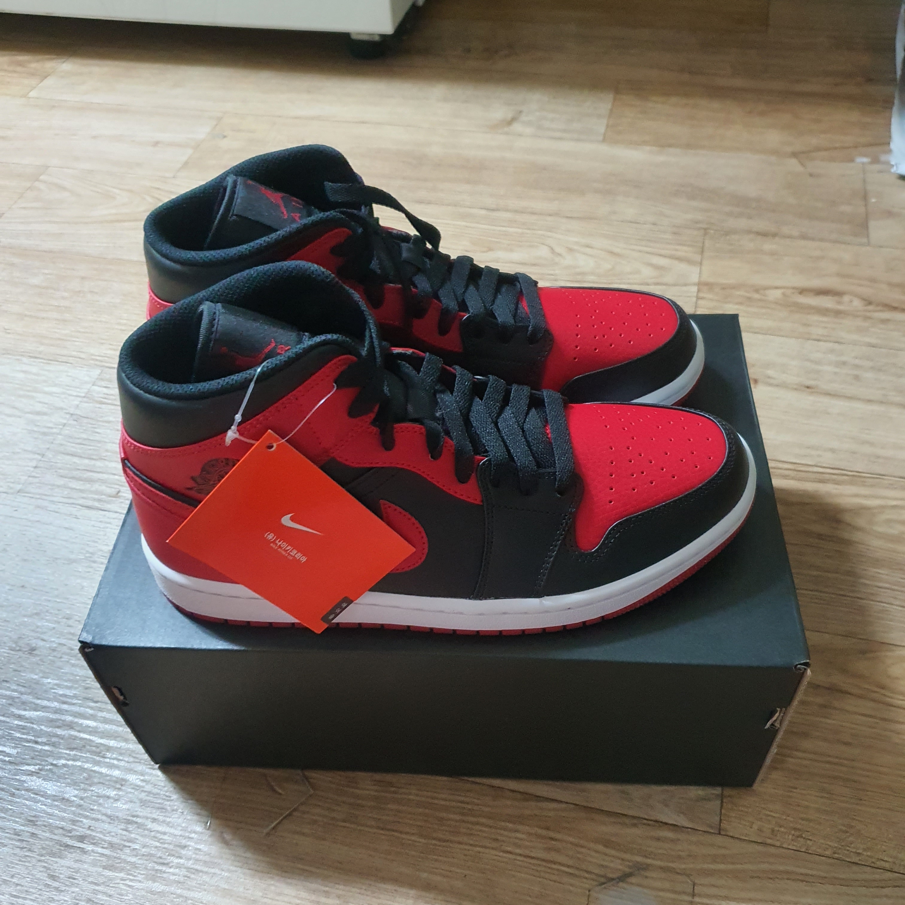 Jordan 1 Mid Bred Banned 2020 착용 스타일