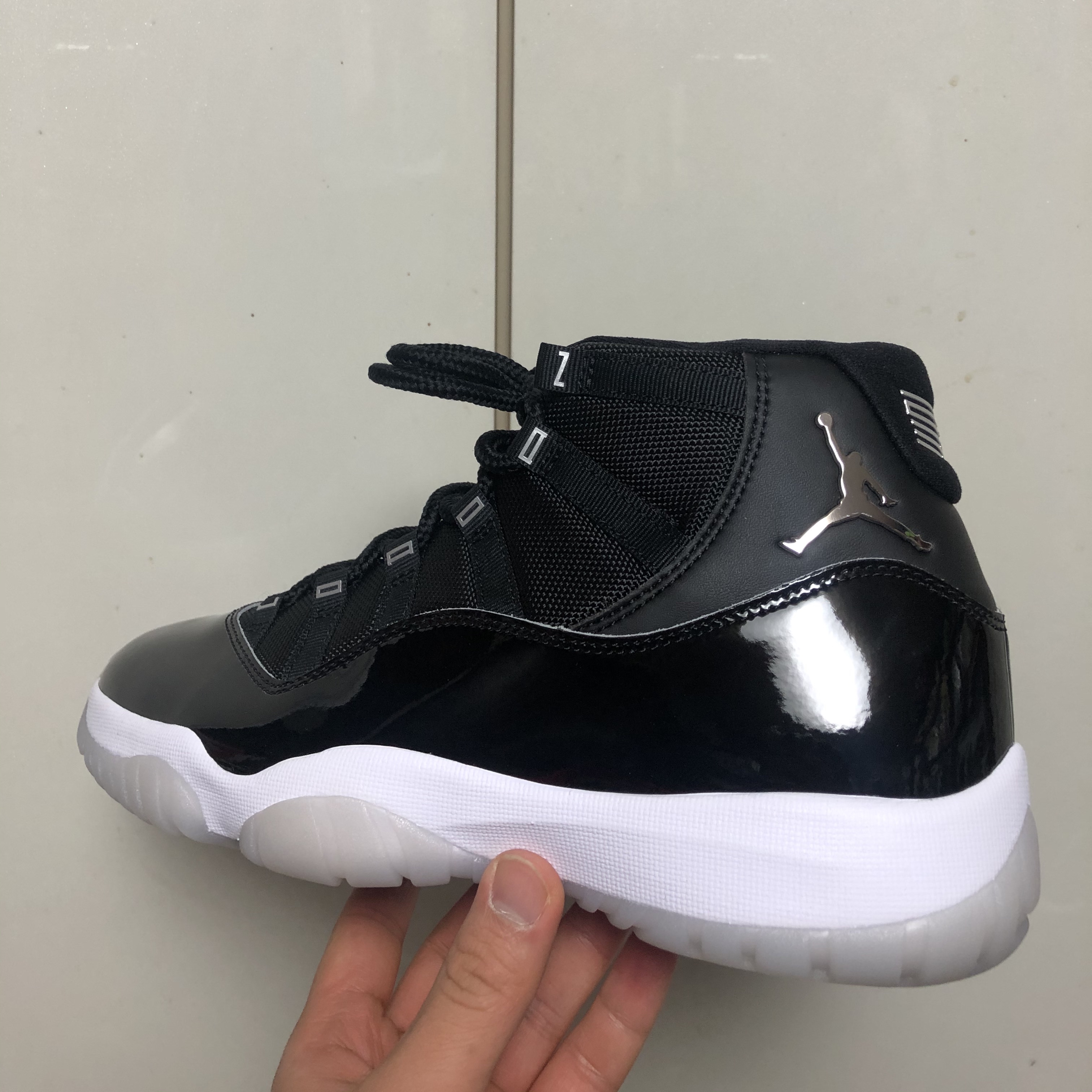 Jordan 11 Retro Jubilee 착용 스타일 - 2