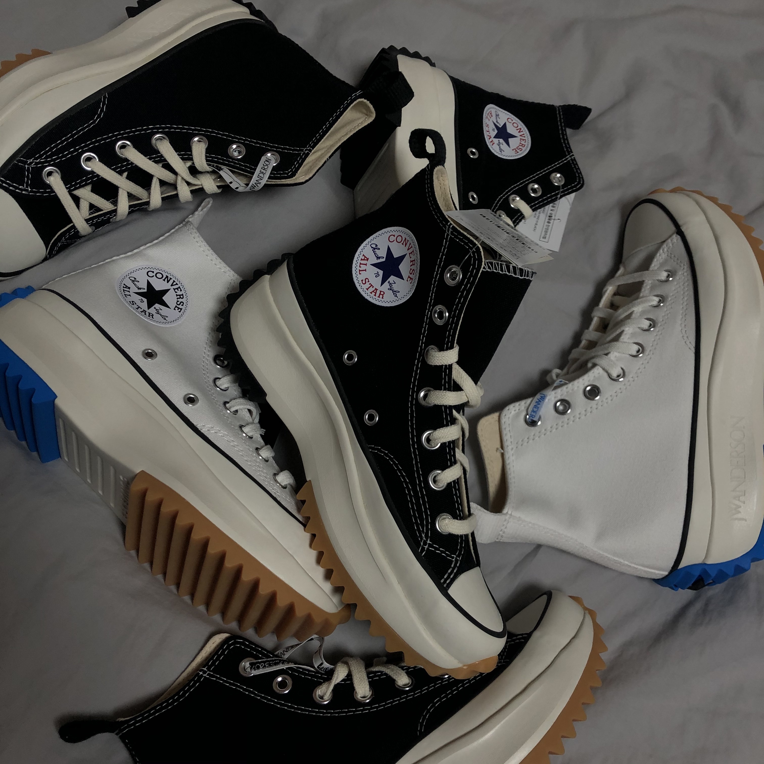 Converse x JW Anderson Run Star Hike Hi Black, Converse x JW Anderson Run Star Hike Hi White 착용 스타일