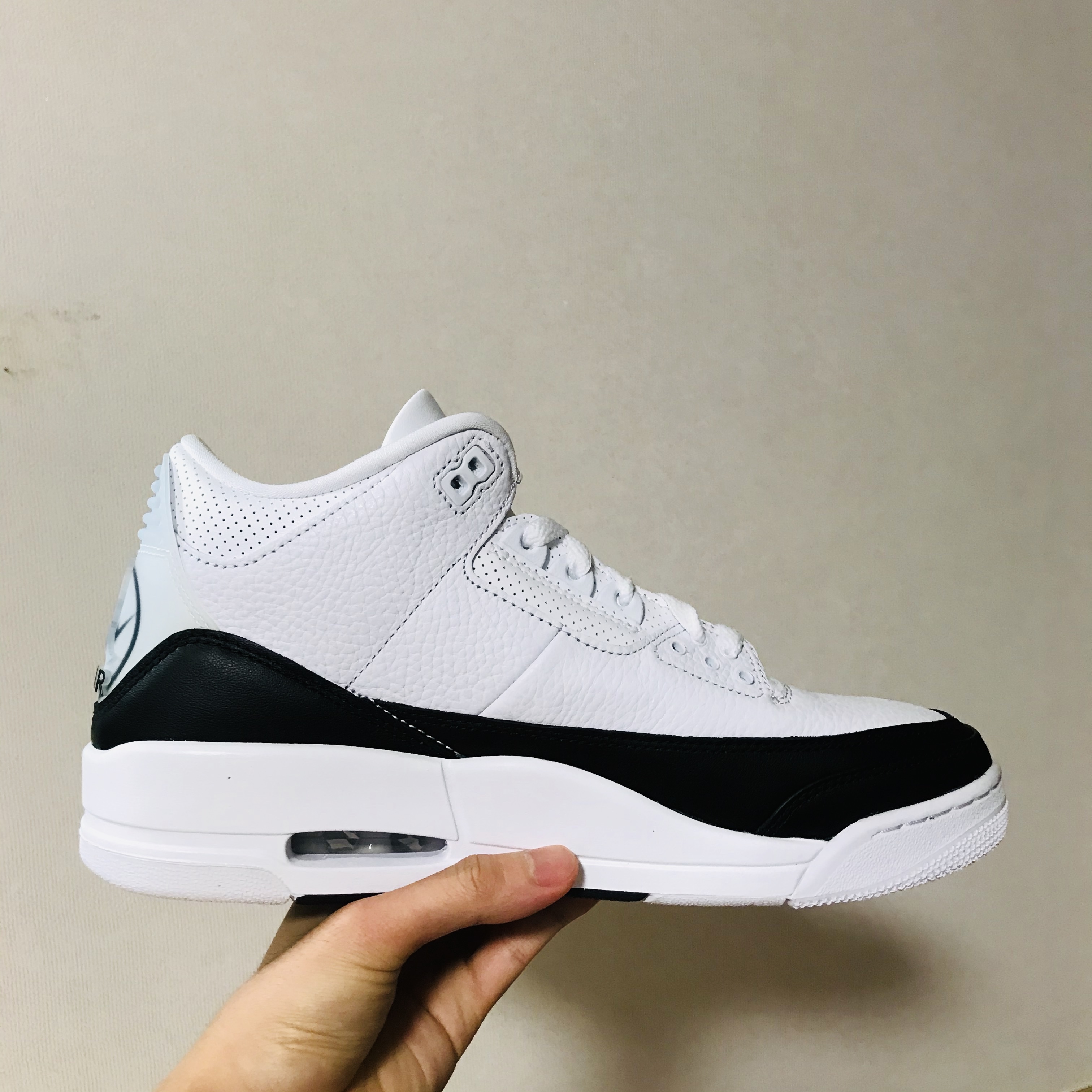 Jordan 3 x Fragment Retro SP White Black 착용 스타일 - 2