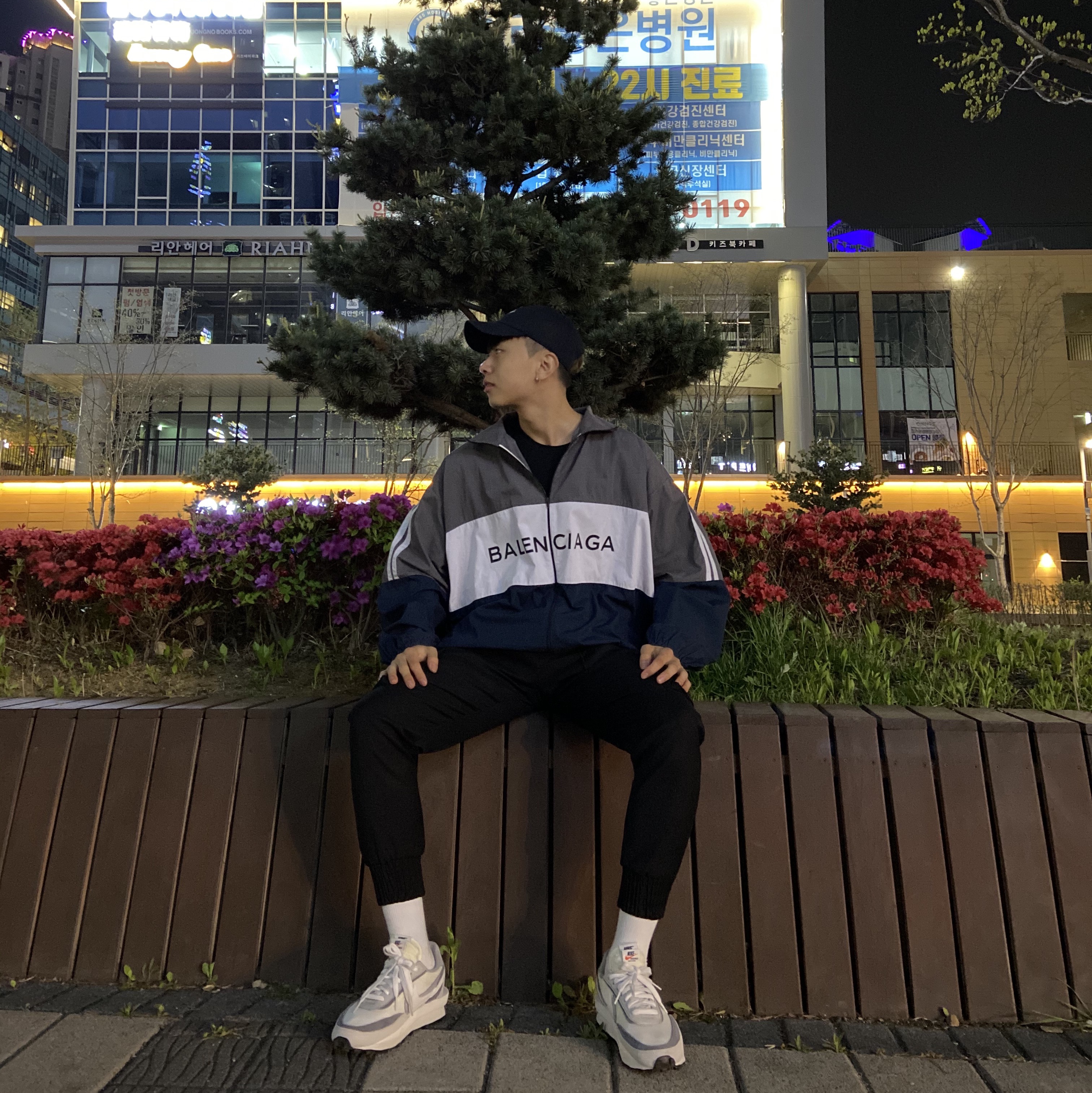 Nike x Sacai LDWaffle Summit White 착용 스타일