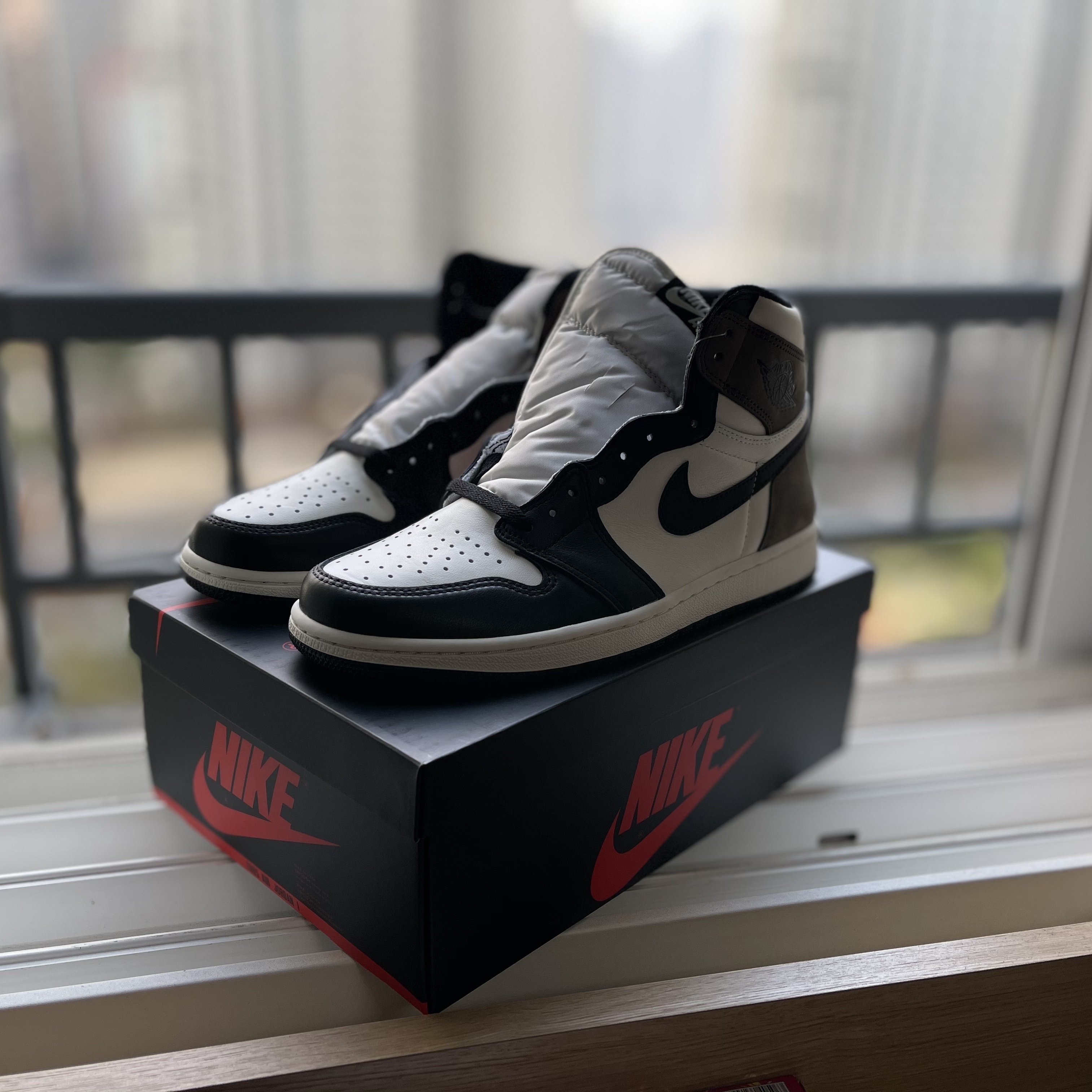 Jordan 1 Retro High OG Black Mocha 착용 스타일