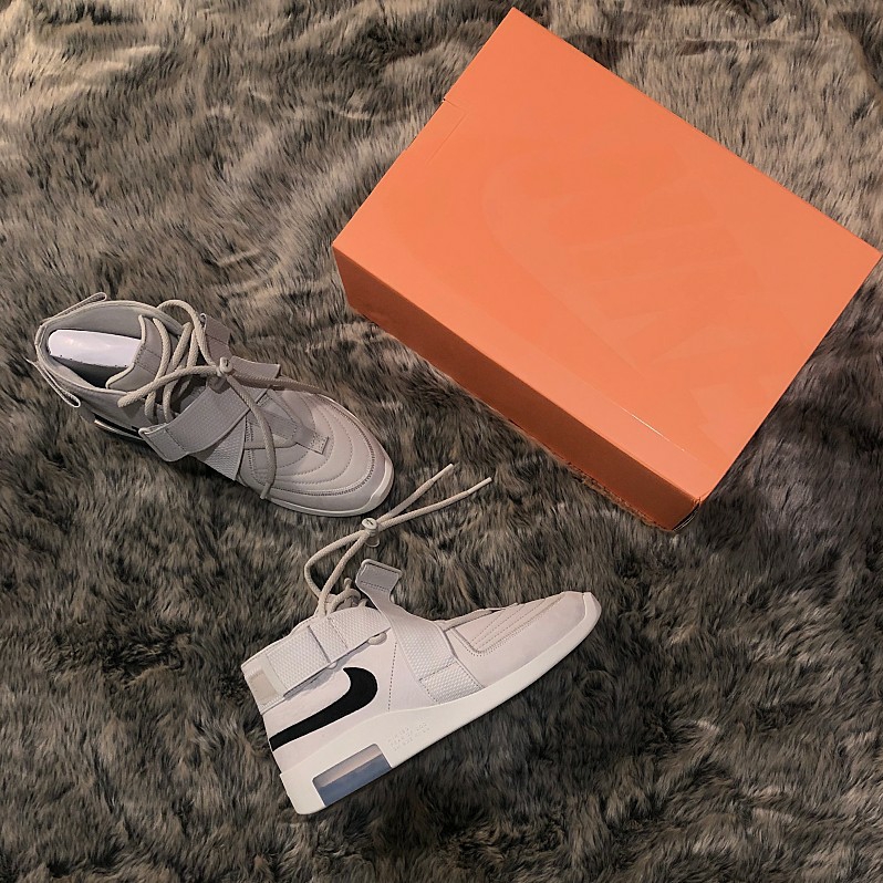 Nike x Fear of God Air Fear of God Raid Light Bone 착용 스타일
