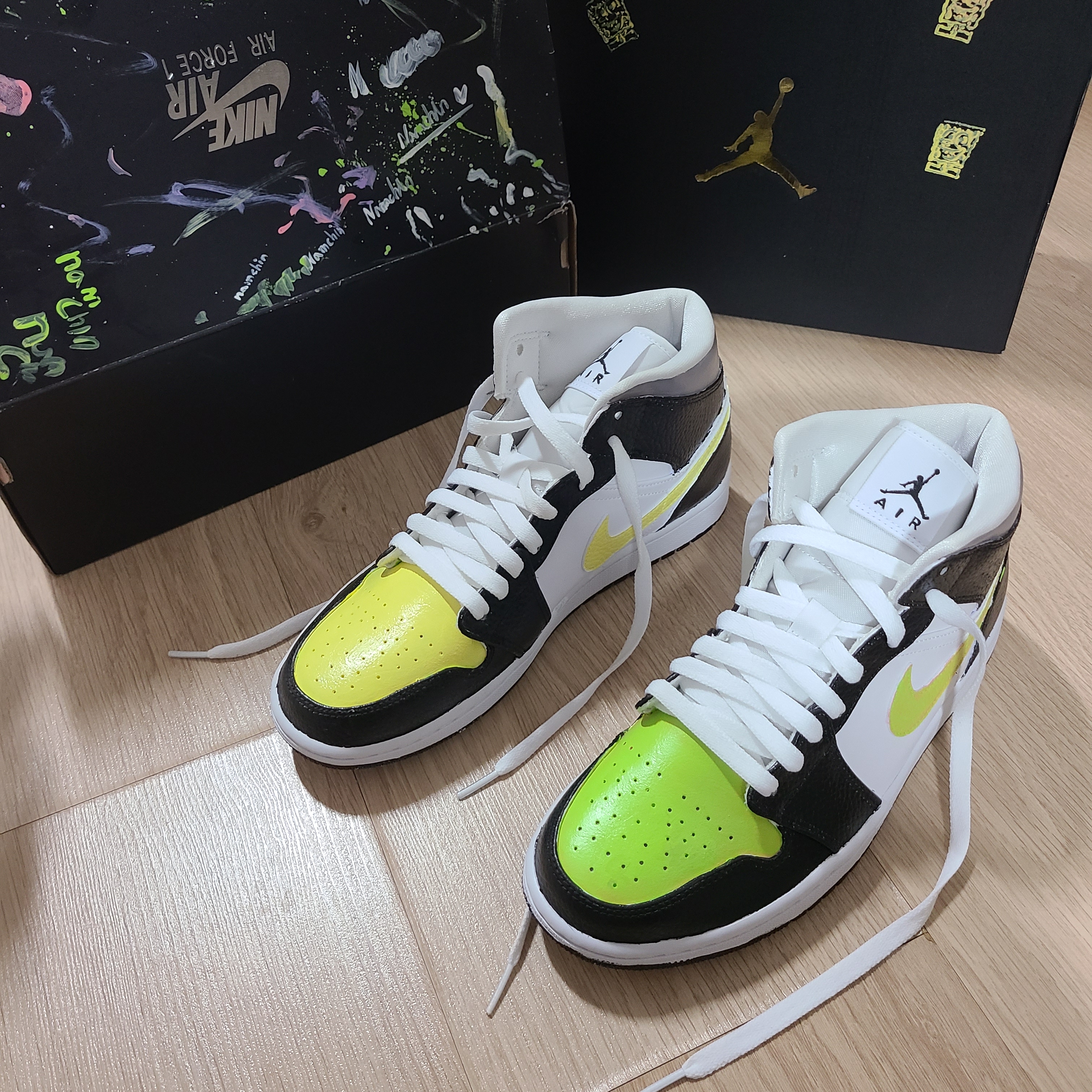 Jordan 1 Retro High OG Black Mocha, Nike x Peaceminusone Air Force 1 Low Para-Noise 2.0 착용 스타일 - 4