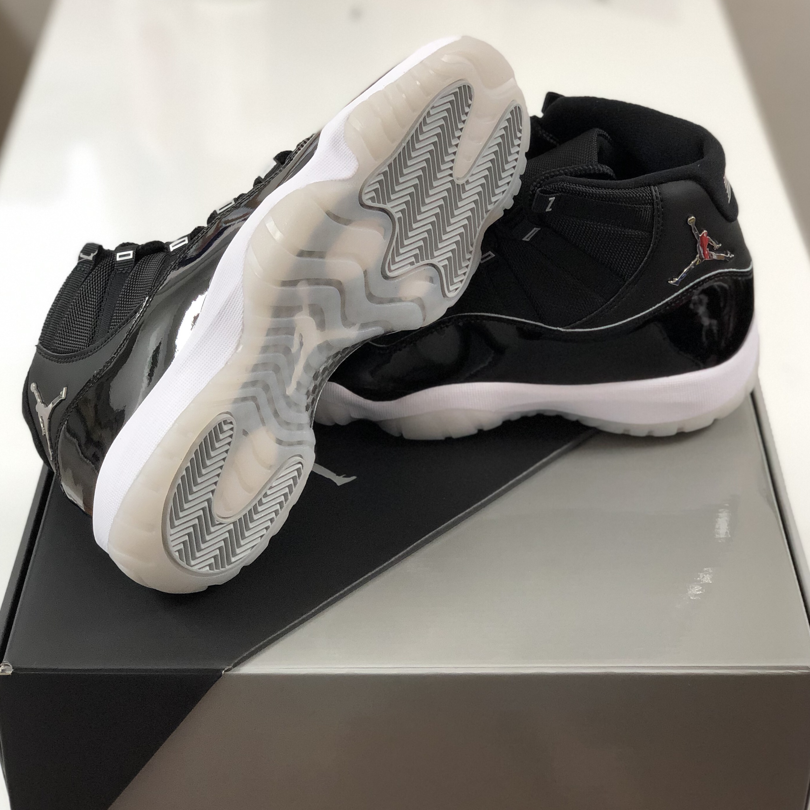 Jordan 11 Retro Jubilee 착용 스타일 - 5