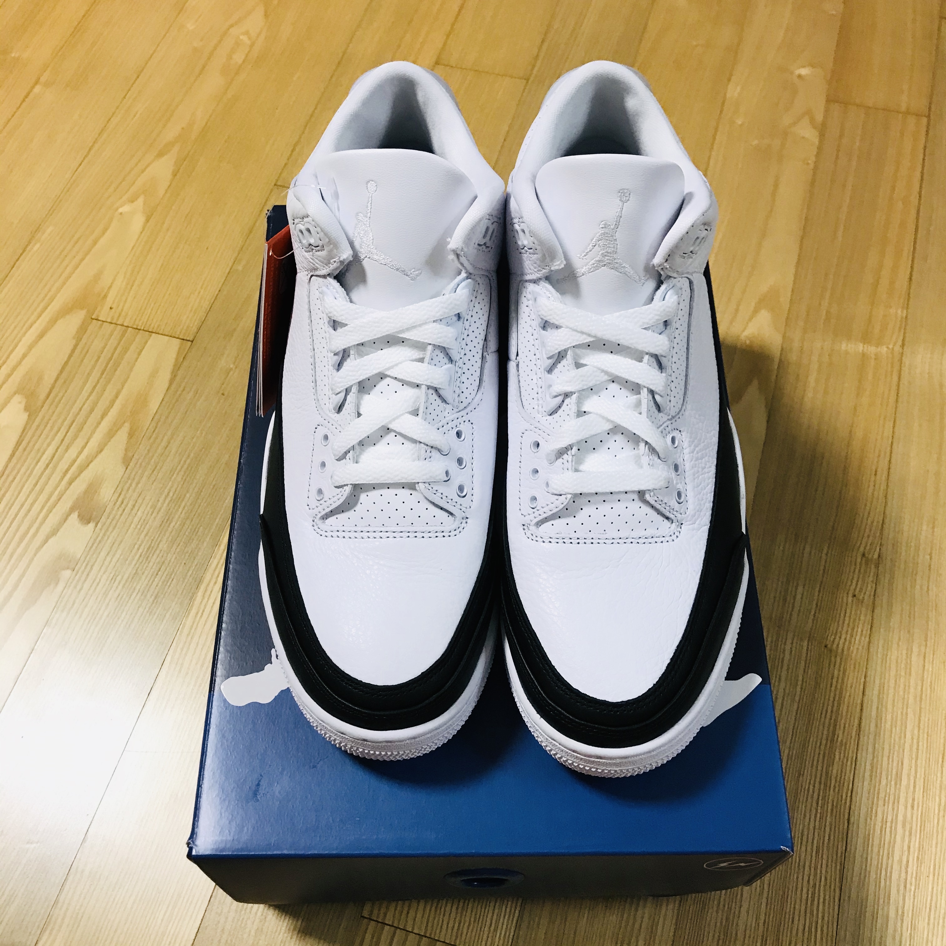 Jordan 3 x Fragment Retro SP White Black 착용 스타일 - 4