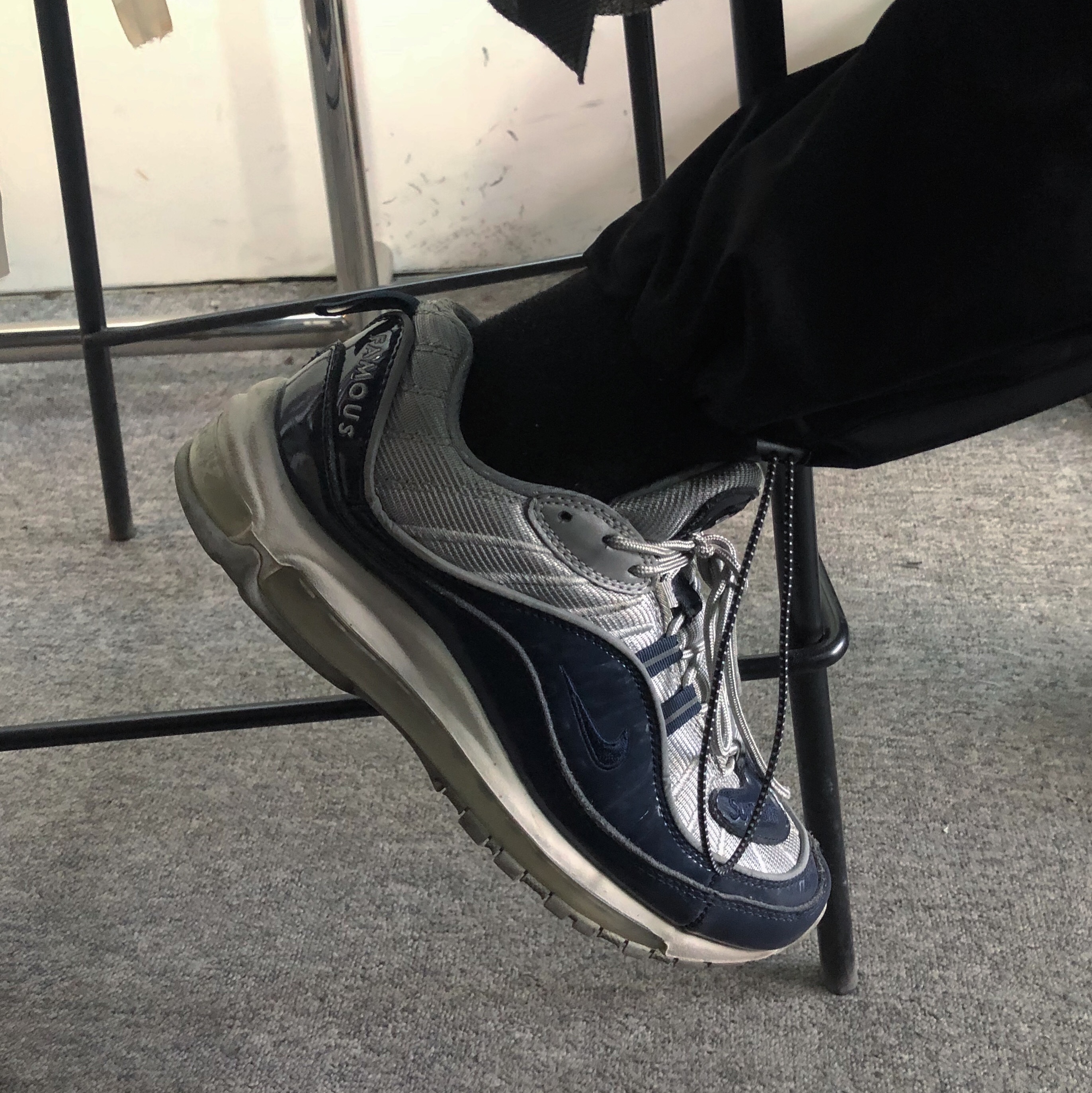 Nike x Supreme Air Max 98 Obsidian 착용 스타일