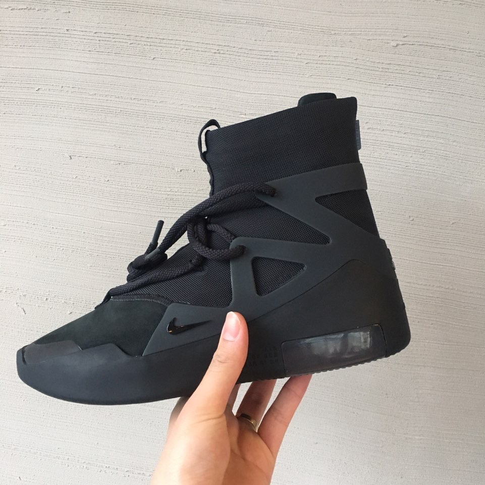 Nike x Fear of God Air Fear of God 1 Triple Black 착용 스타일