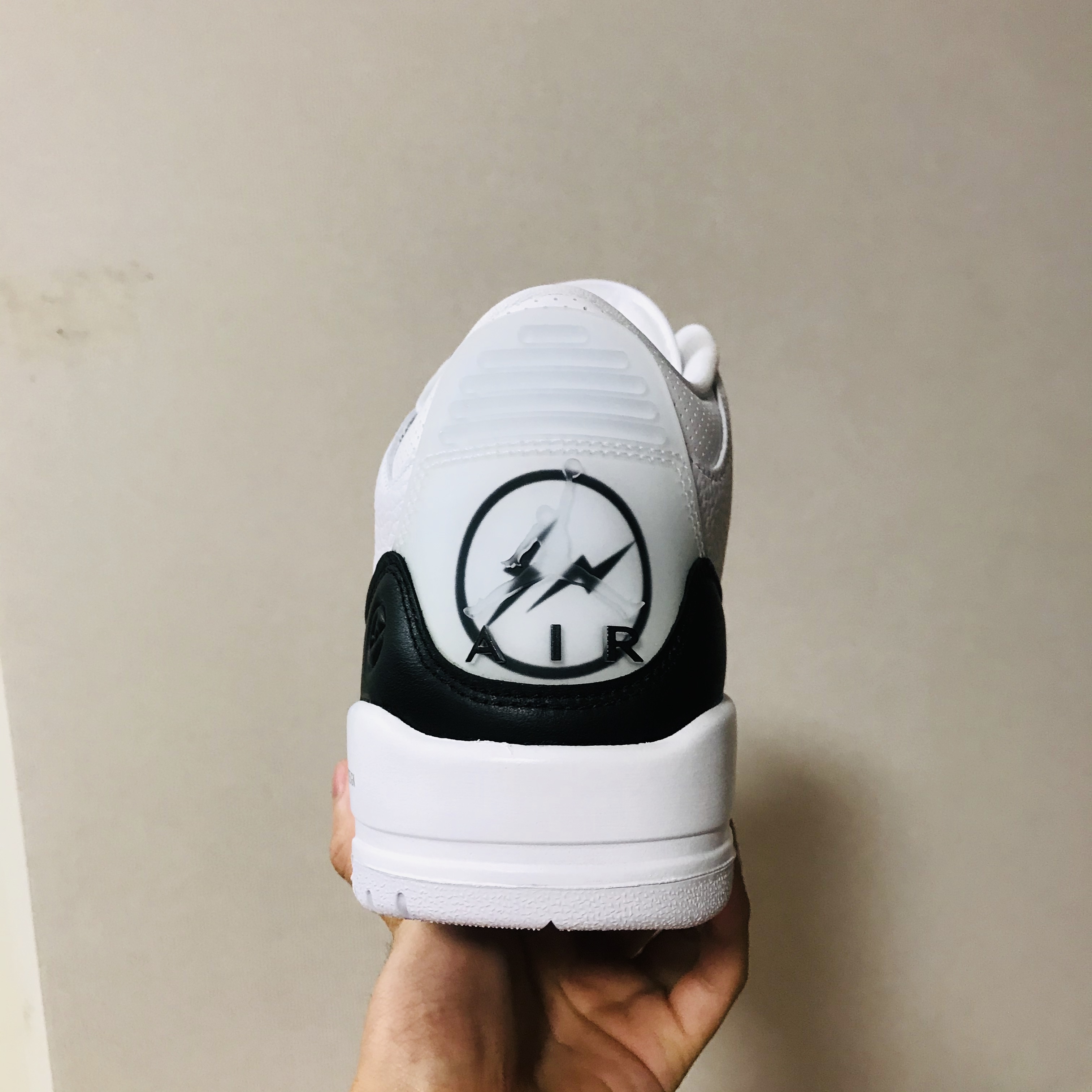 Jordan 3 x Fragment Retro SP White Black 착용 스타일 - 3