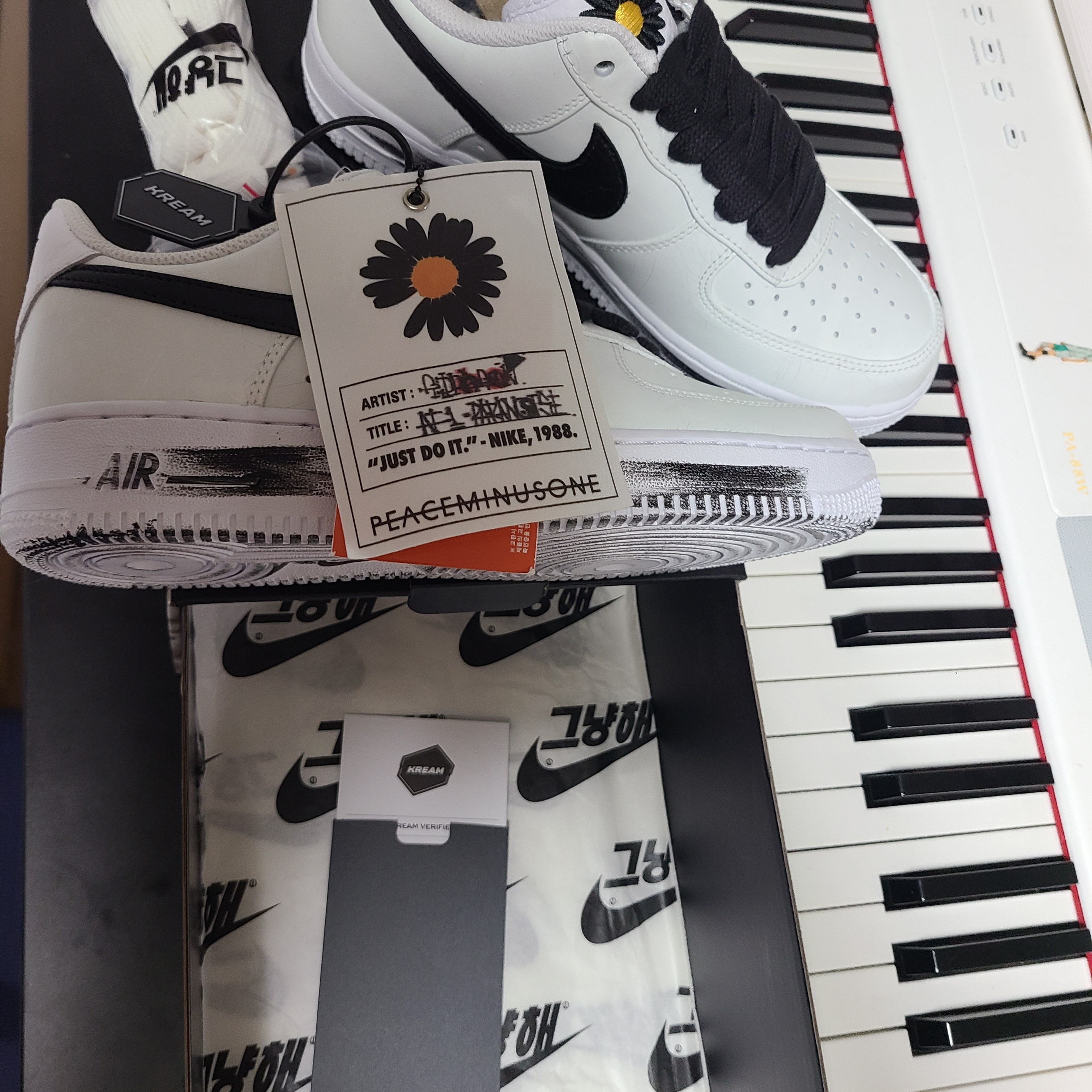 Jordan 1 Retro High OG Black Mocha, Nike x Peaceminusone Air Force 1 Low Para-Noise 2.0 착용 스타일 - 2