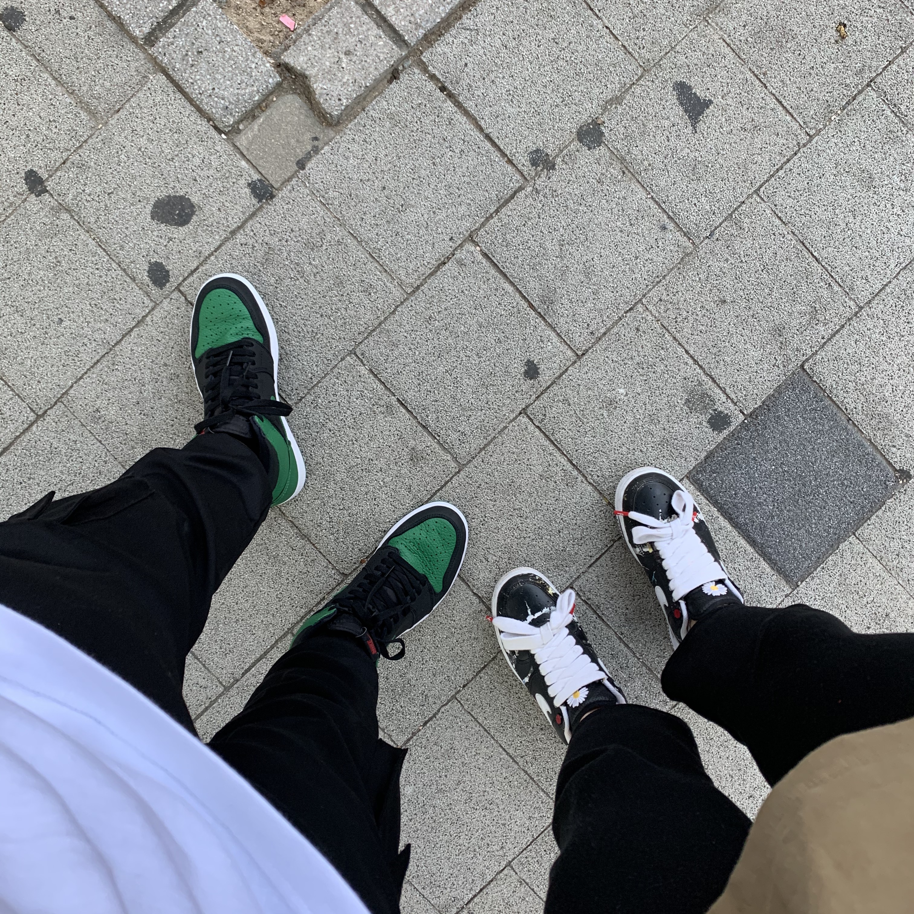 Jordan 1 Retro High OG Pine Green Black, Nike x Peaceminusone Air Force 1 Low Para-Noise 착용 스타일
