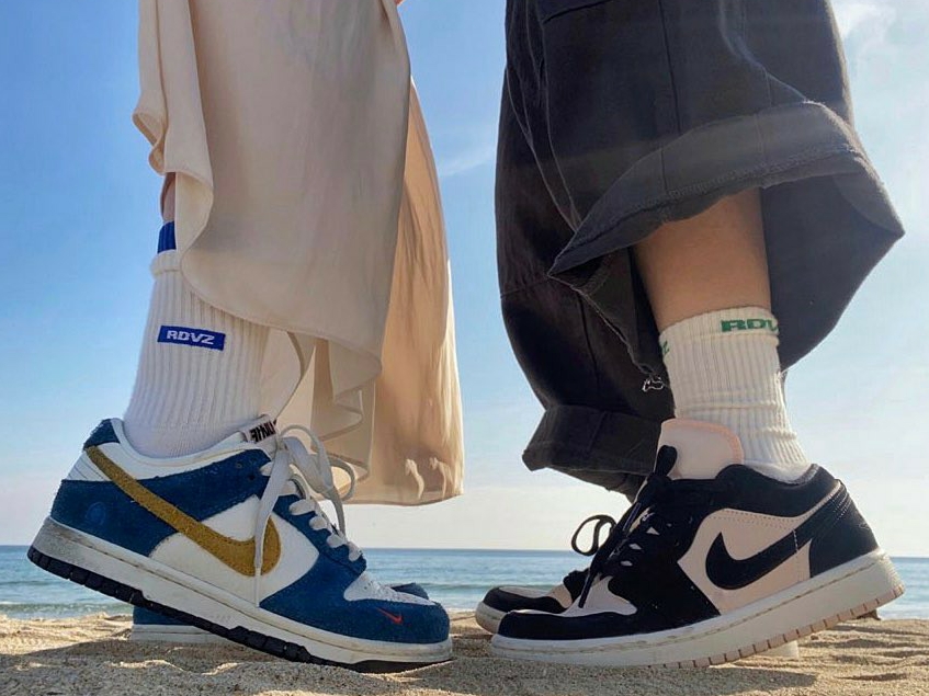 Nike x Kasina Dunk Low 80's Bus, (W) Jordan 1 Low Guava Ice 착용 스타일 - 1