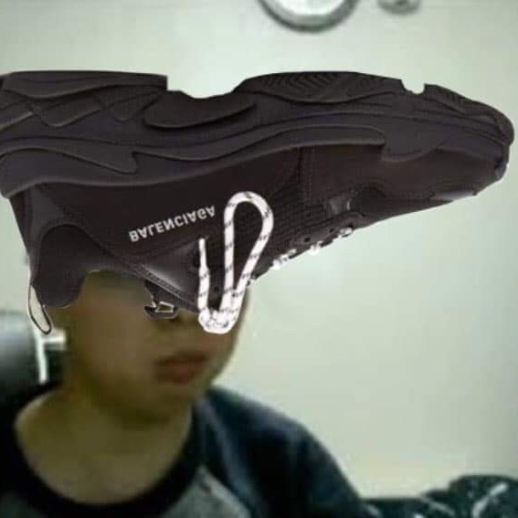 Balenciaga Triple S Sneakers Black 2020 착용 스타일