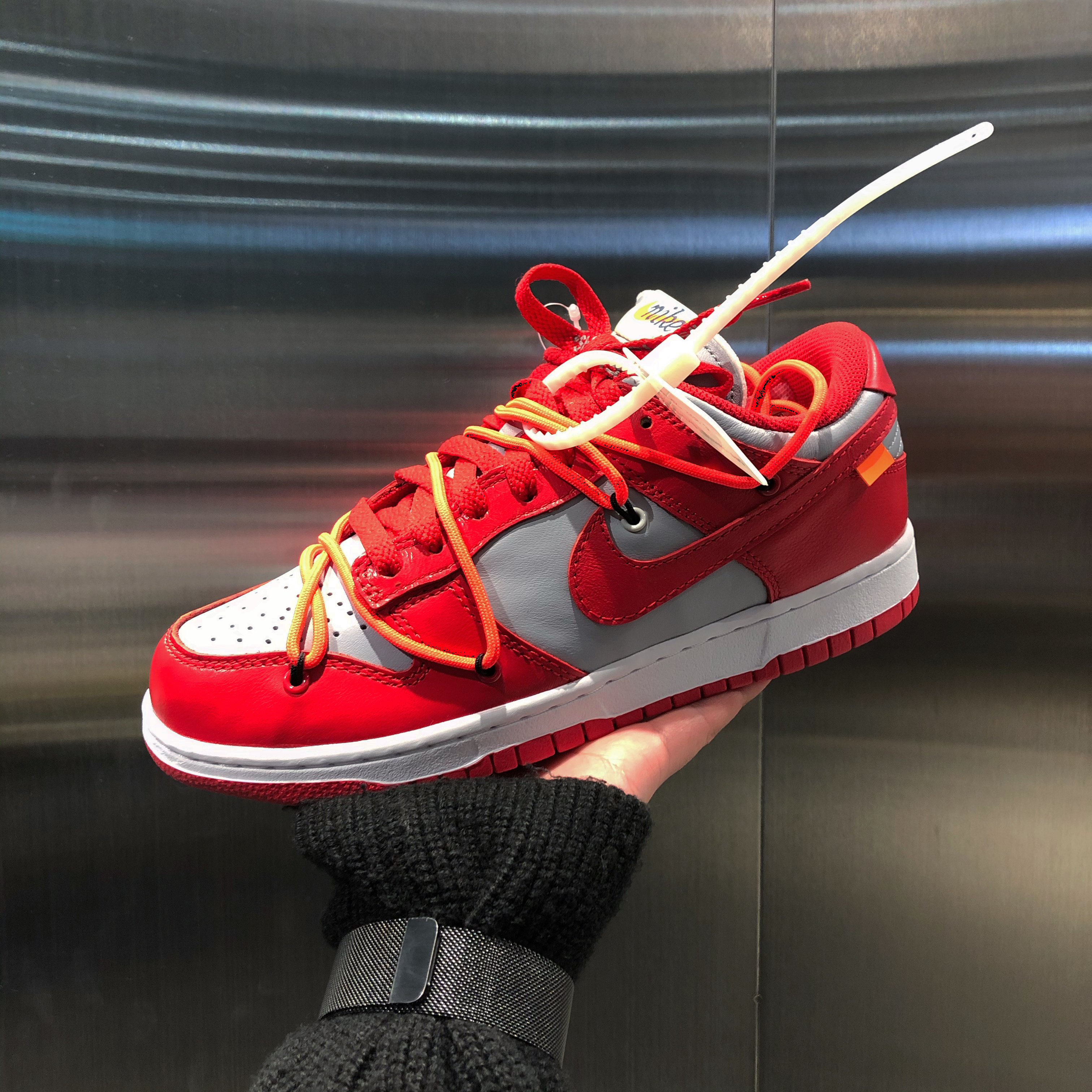 Nike x Off-White Dunk Low University Red 착용 스타일