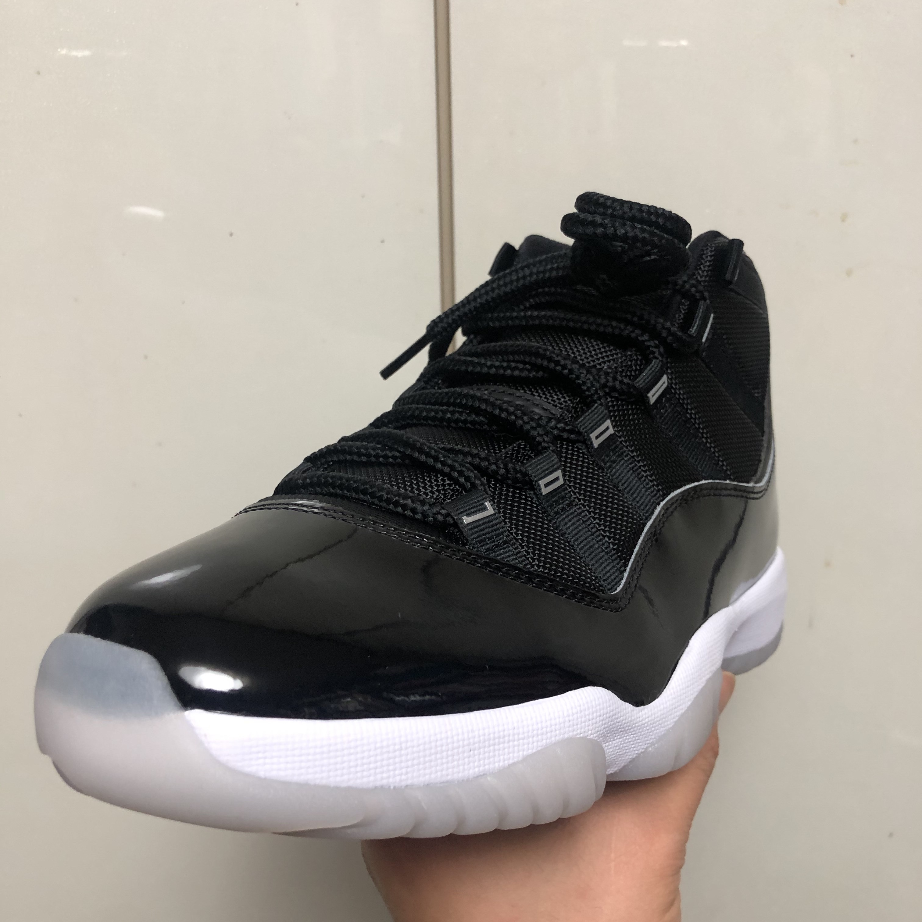 Jordan 11 Retro Jubilee 착용 스타일 - 1