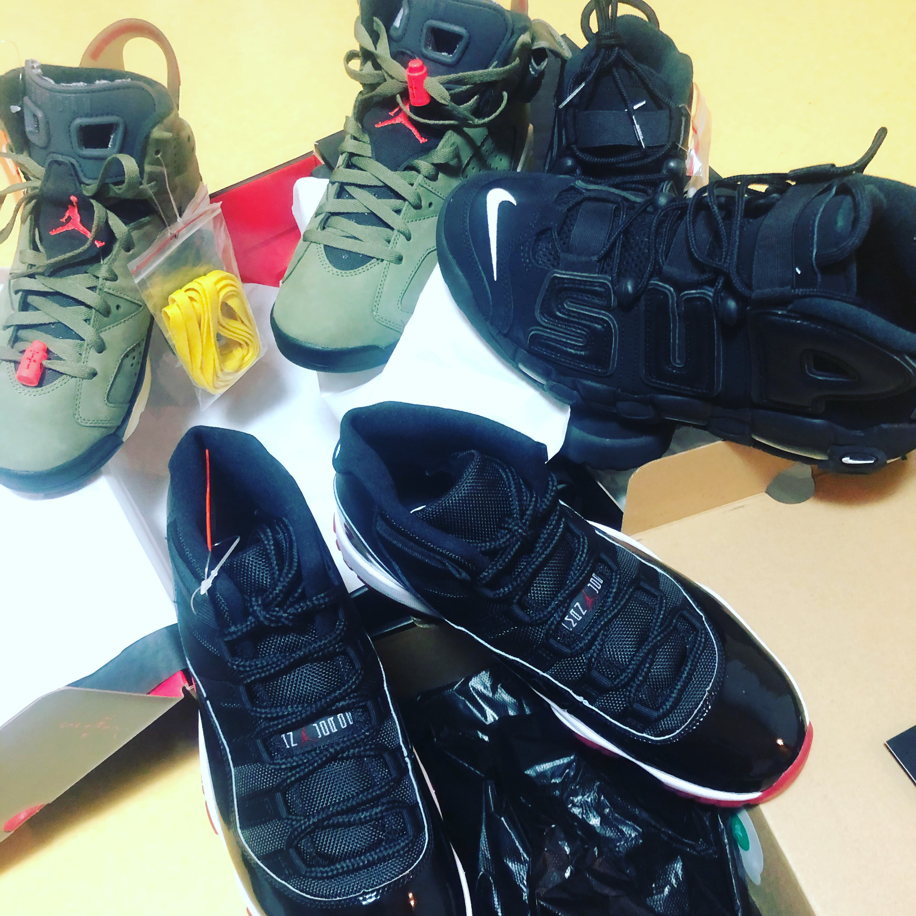 Jordan 11 Retro Bred 2019, Nike x Supreme Air More Uptempo Suptempo Black 착용 스타일