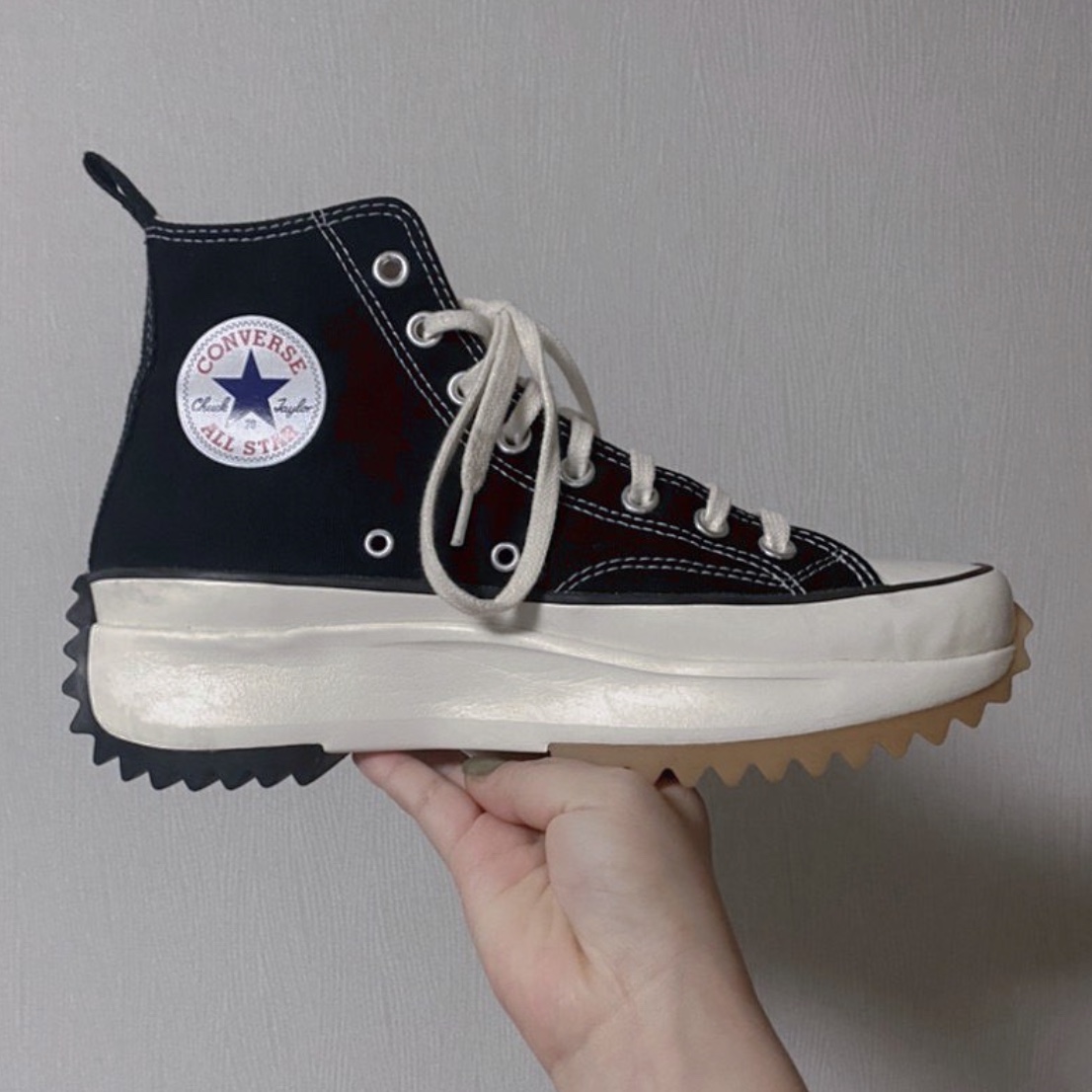 Converse x JW Anderson Run Star Hike Hi Black 착용 스타일