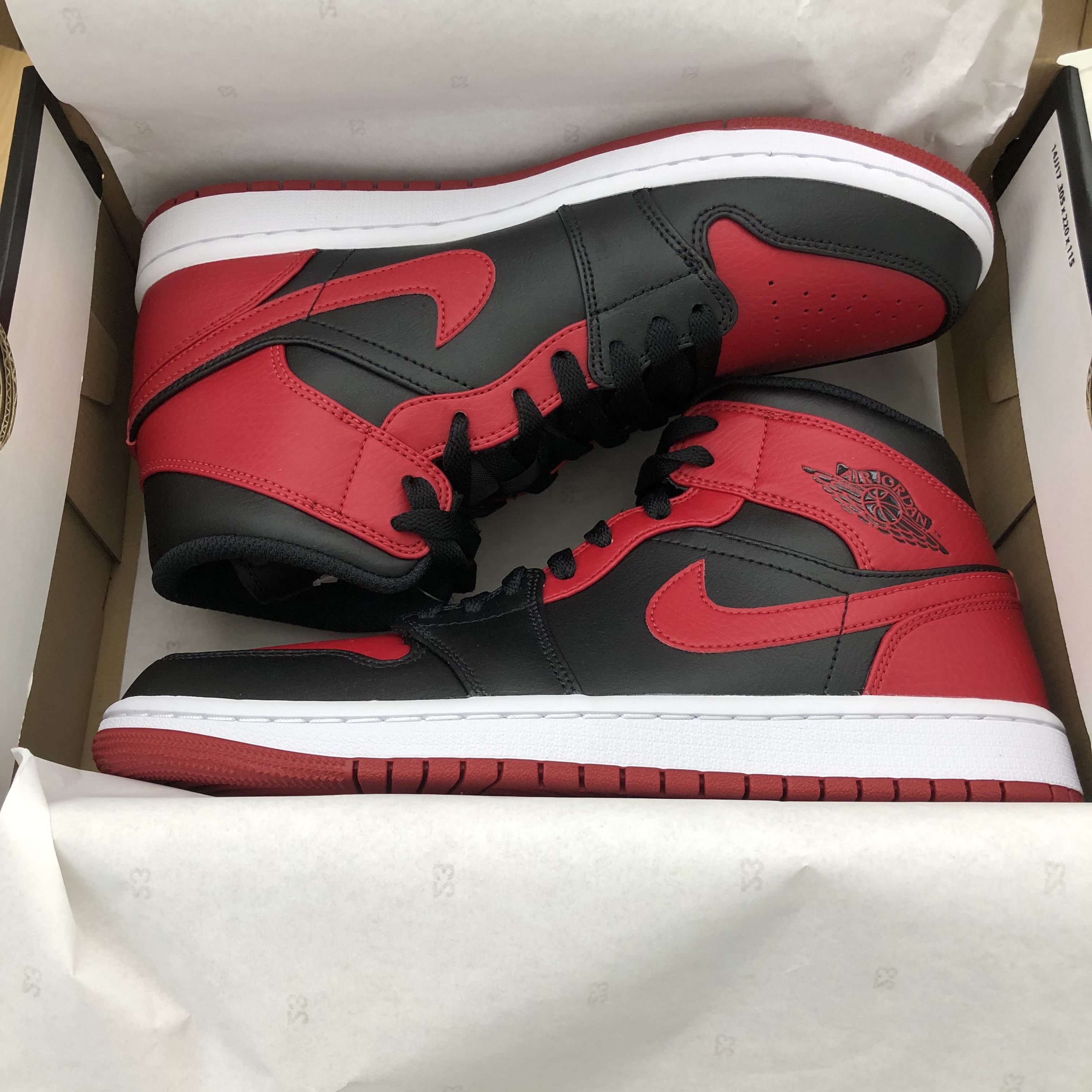 Jordan 1 Mid Bred Banned 2020 착용 스타일
