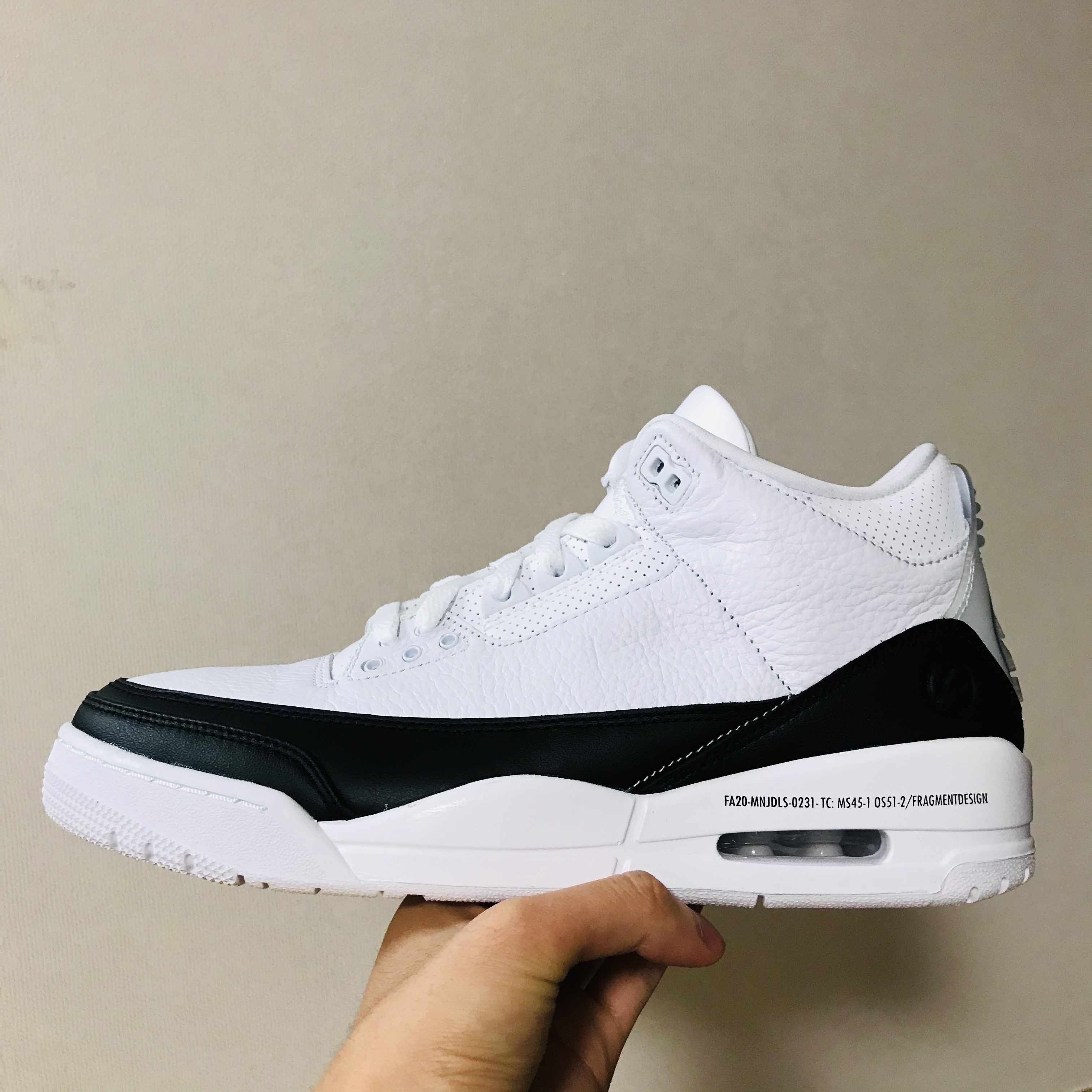 Jordan 3 x Fragment Retro SP White Black 착용 스타일 - 1