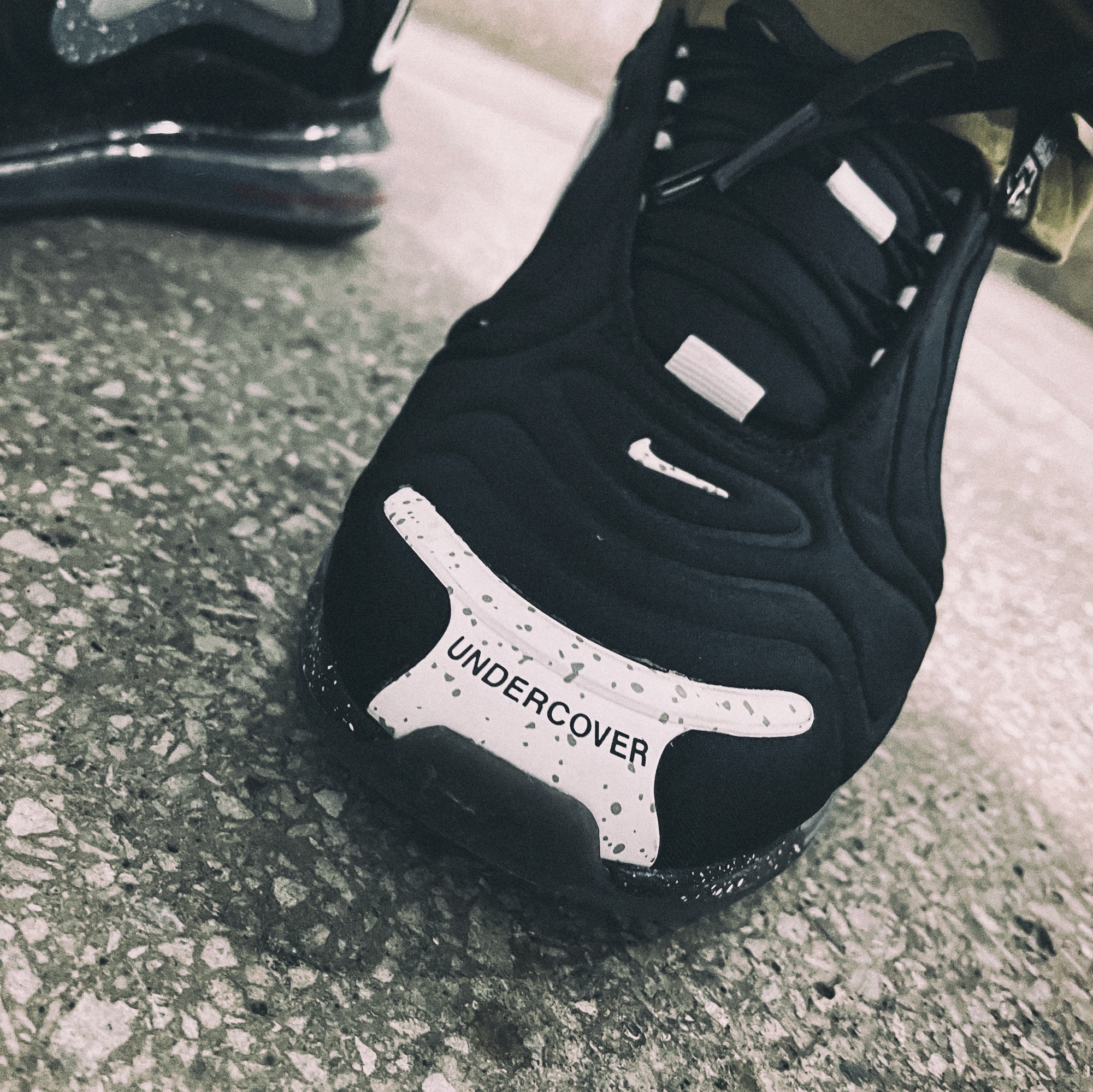 Nike x Undercover Air Max 720 Black 착용 스타일 - 4