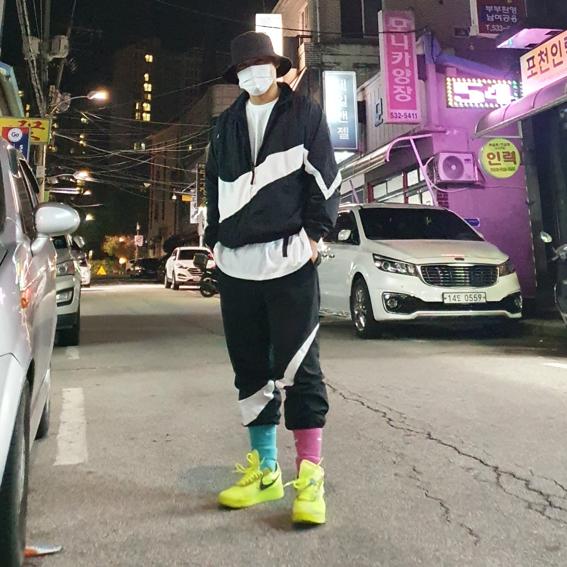Nike x Off-White Air Force 1 Low Volt 착용 스타일