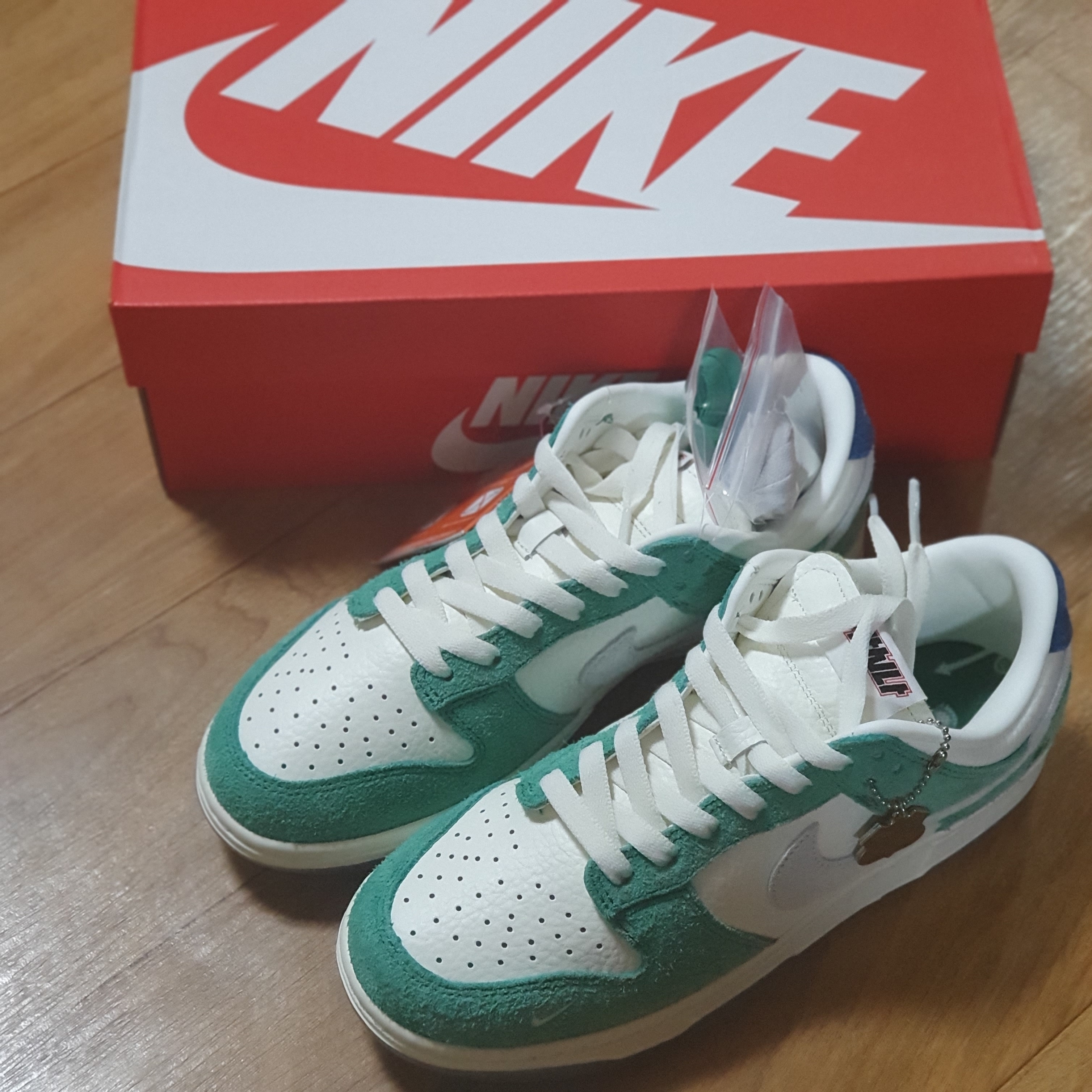 Nike x Kasina Dunk Low Road Sign - Kasina Exclusive 착용 스타일