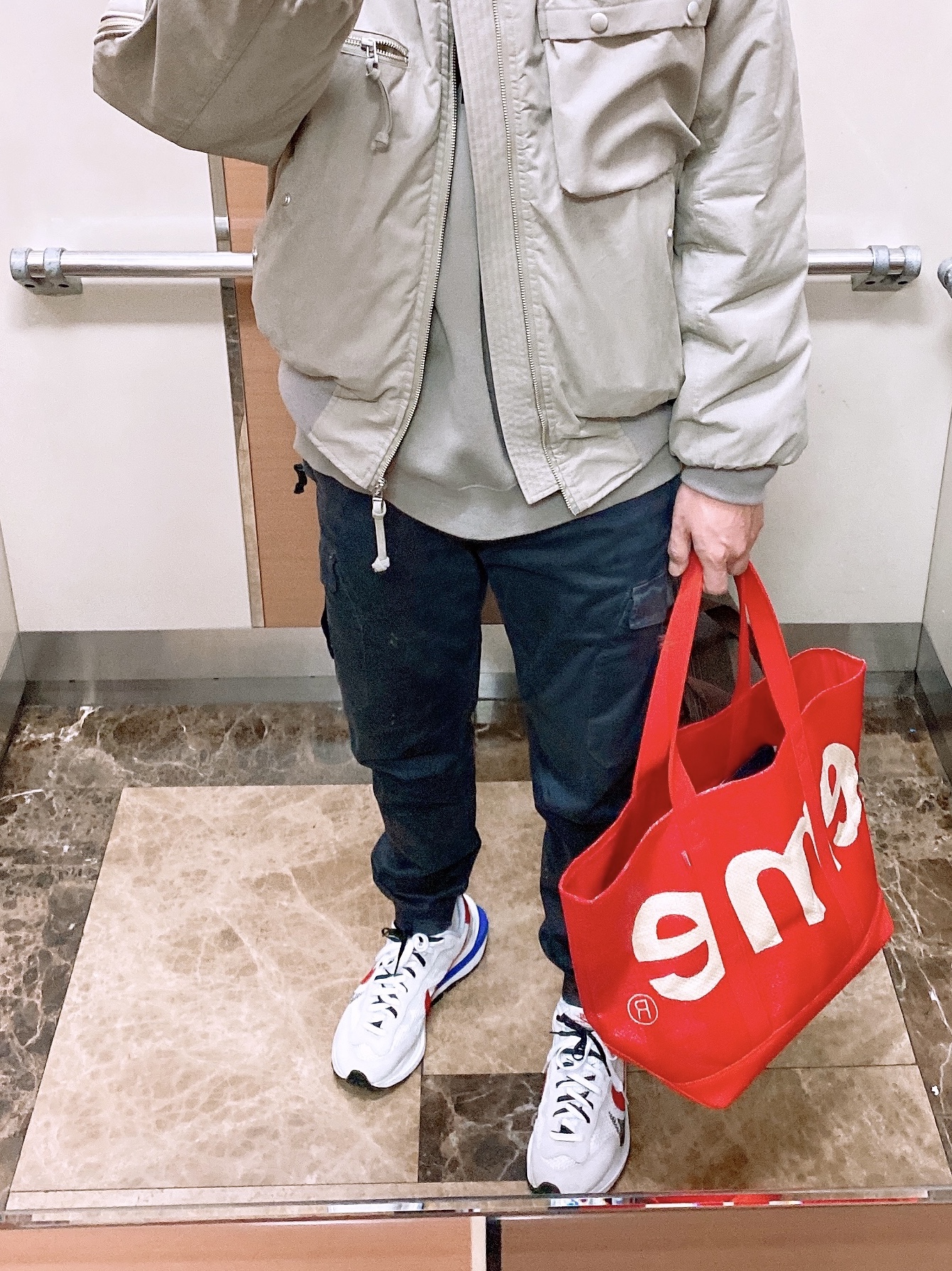 Nike x Sacai VaporWaffle Royal Fuchsia 착용 스타일