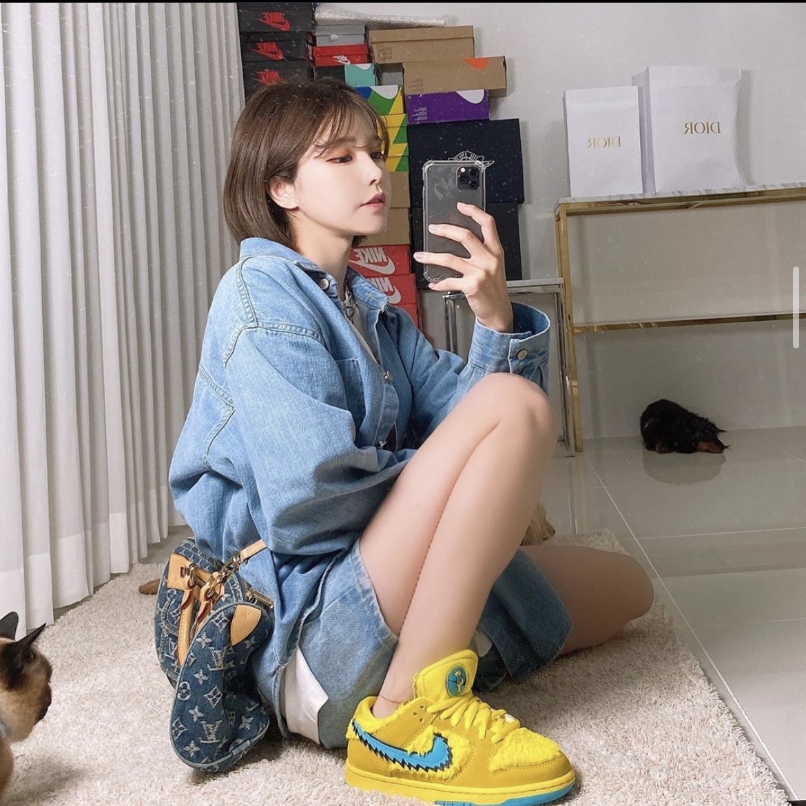 Nike x Grateful Dead SB Dunk Low Yellow Bear 착용 스타일