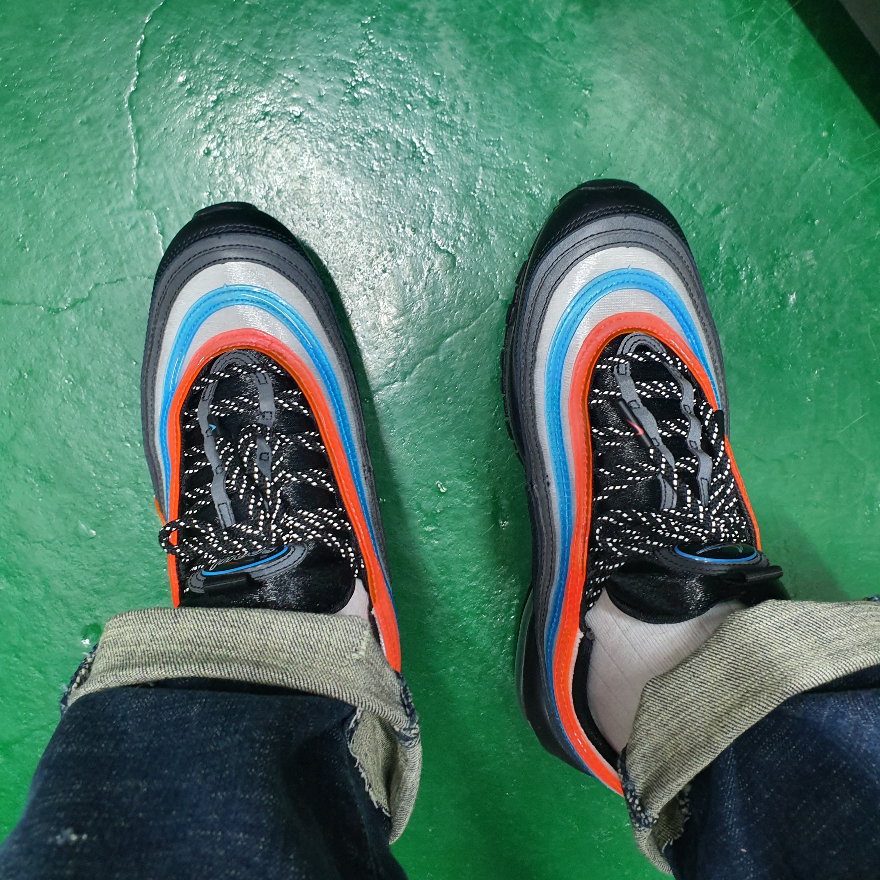 Nike Air Max 97 Neon Seoul 착용 스타일