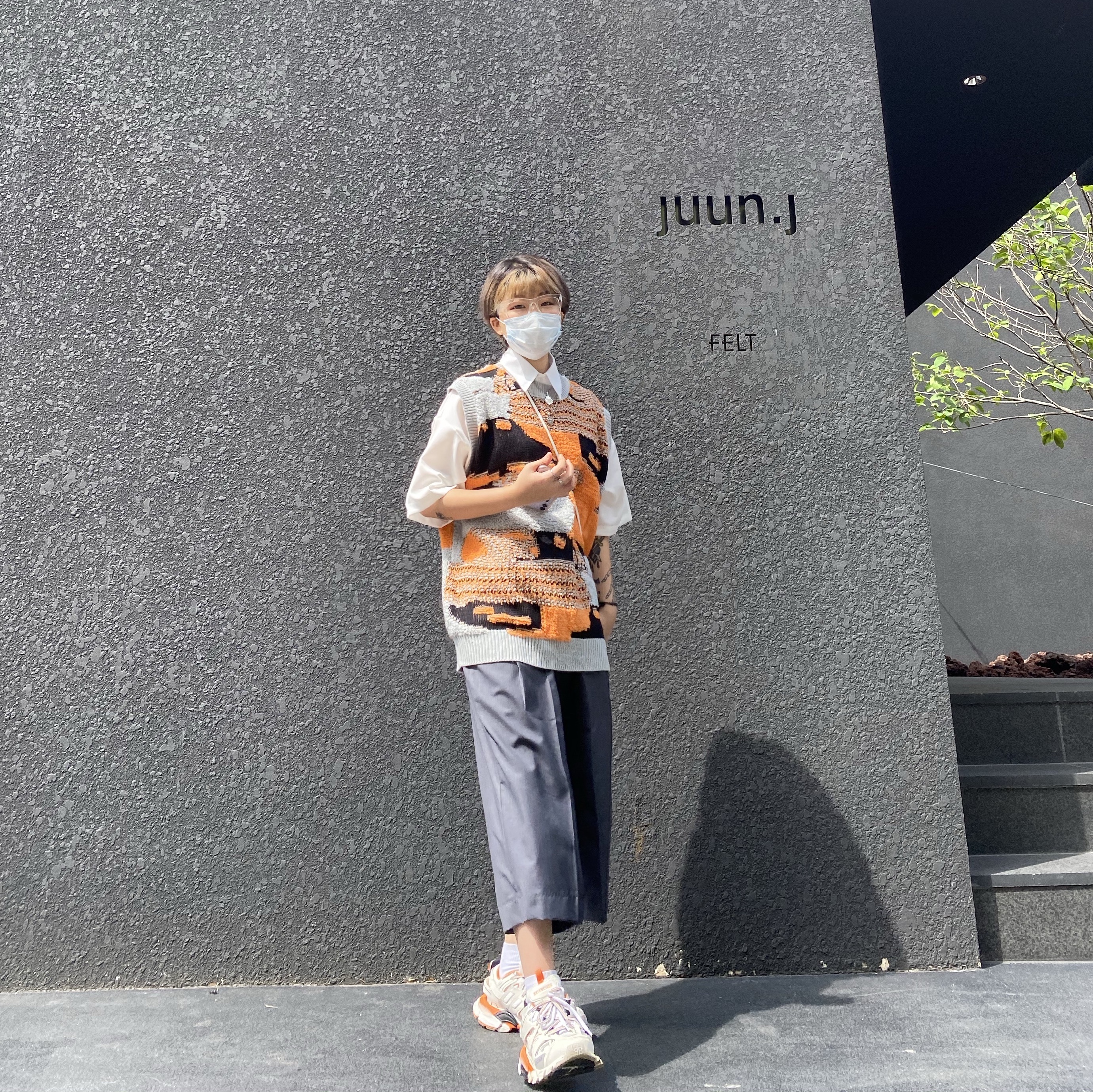 Balenciaga Track Sneakers White Orange 2019 착용 스타일