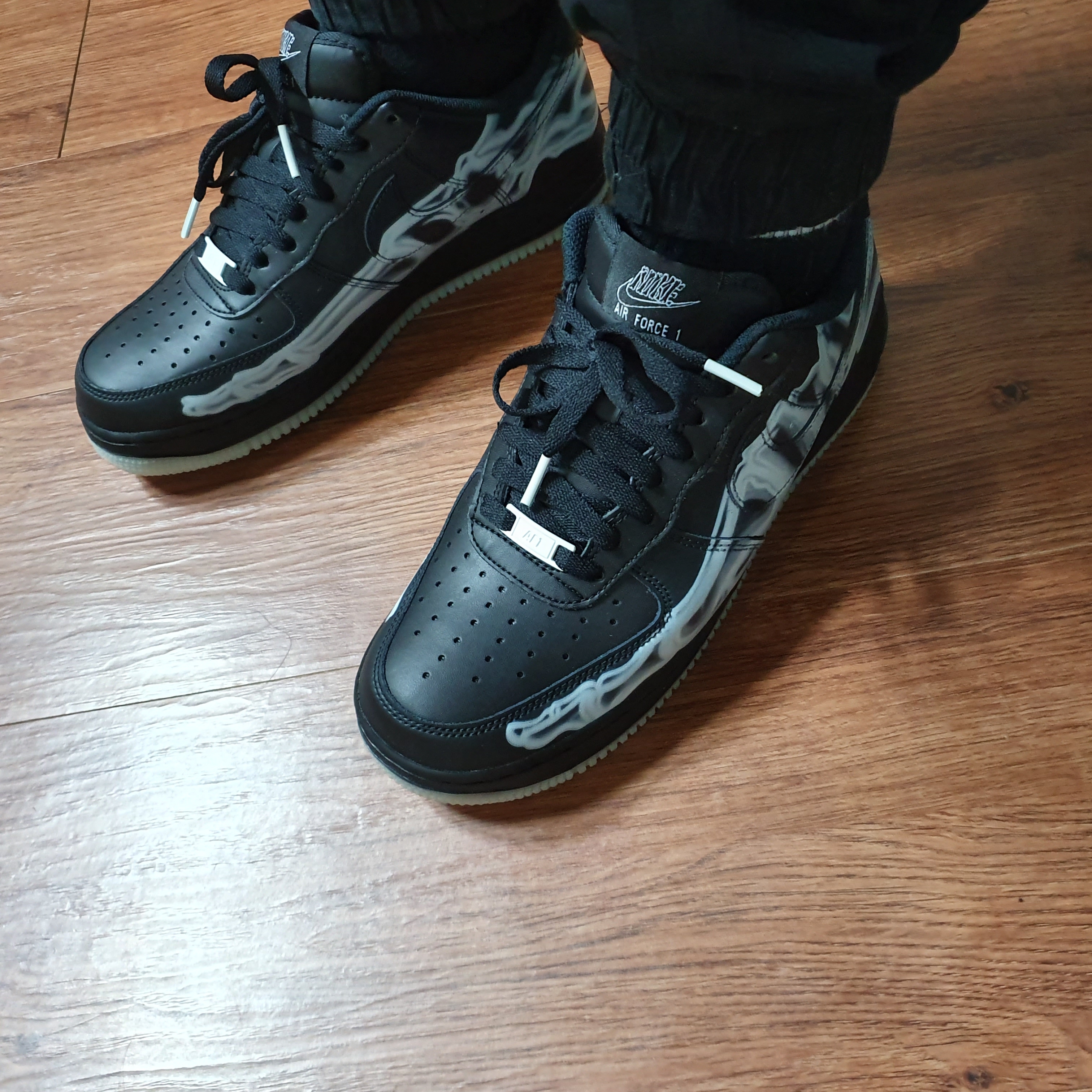Nike Air Force 1 Low '07 Black Skeleton 착용 스타일
