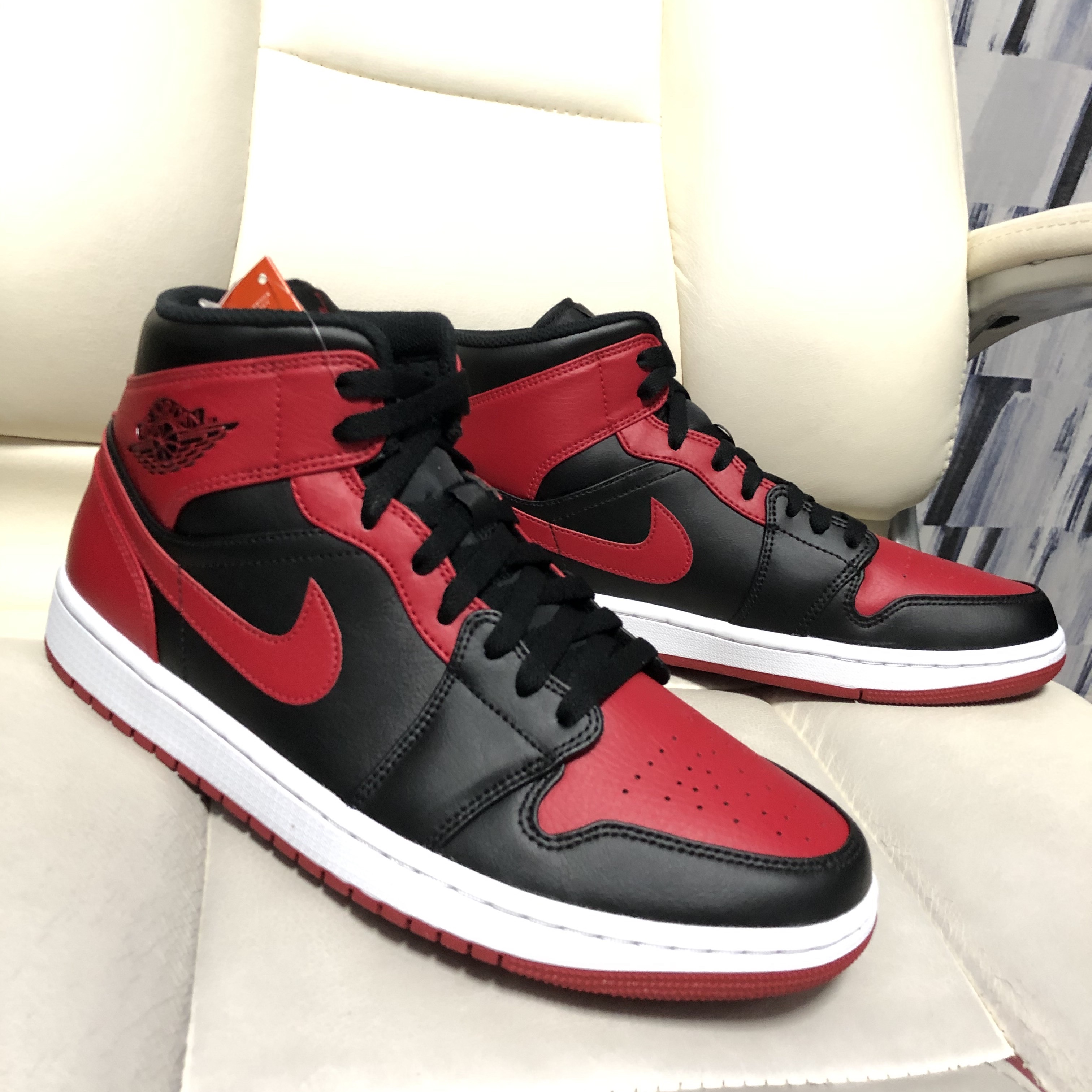 Jordan 1 Mid Bred Banned 2020 착용 스타일 - 2