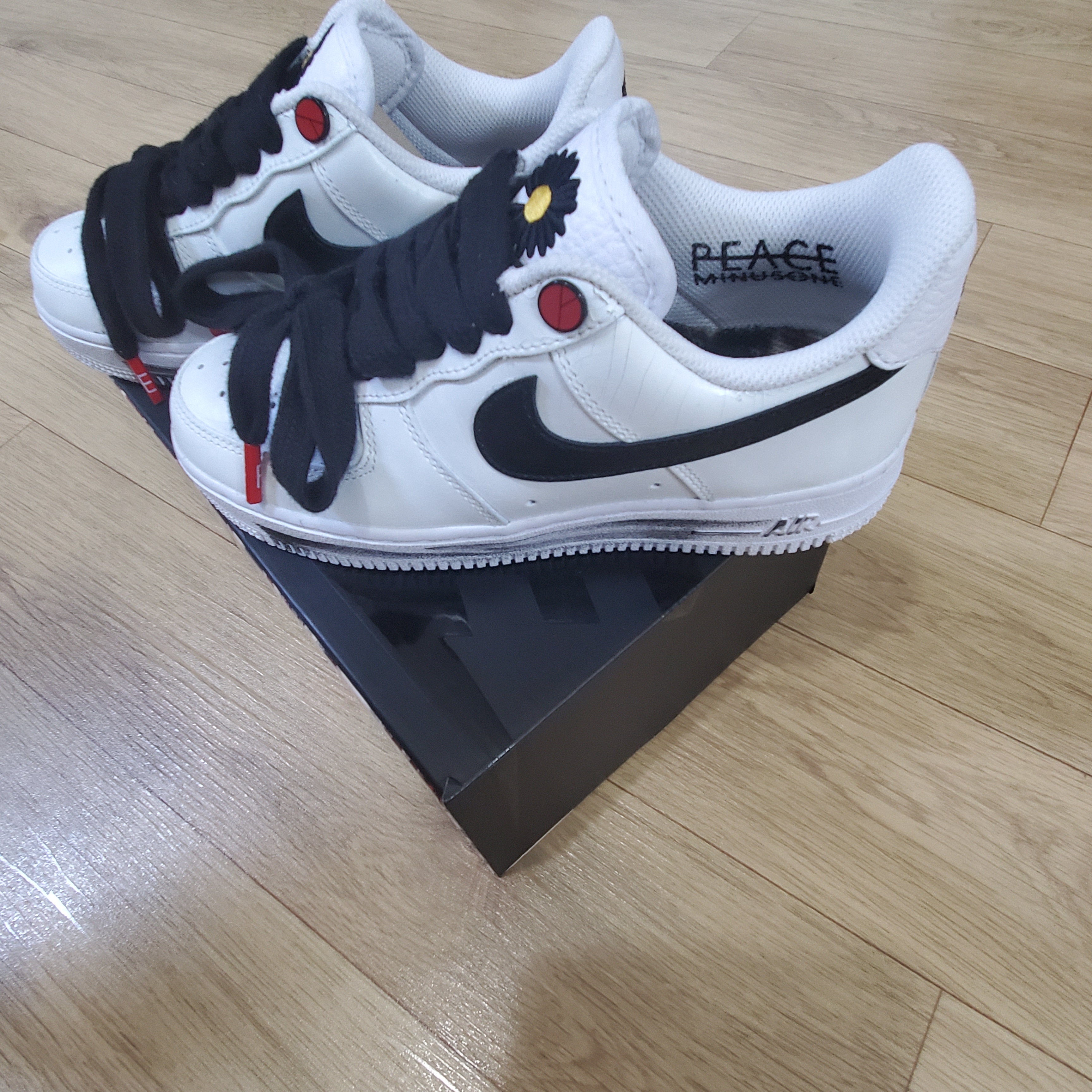 Nike x Peaceminusone Air Force 1 Low Para-Noise 2.0 착용 스타일