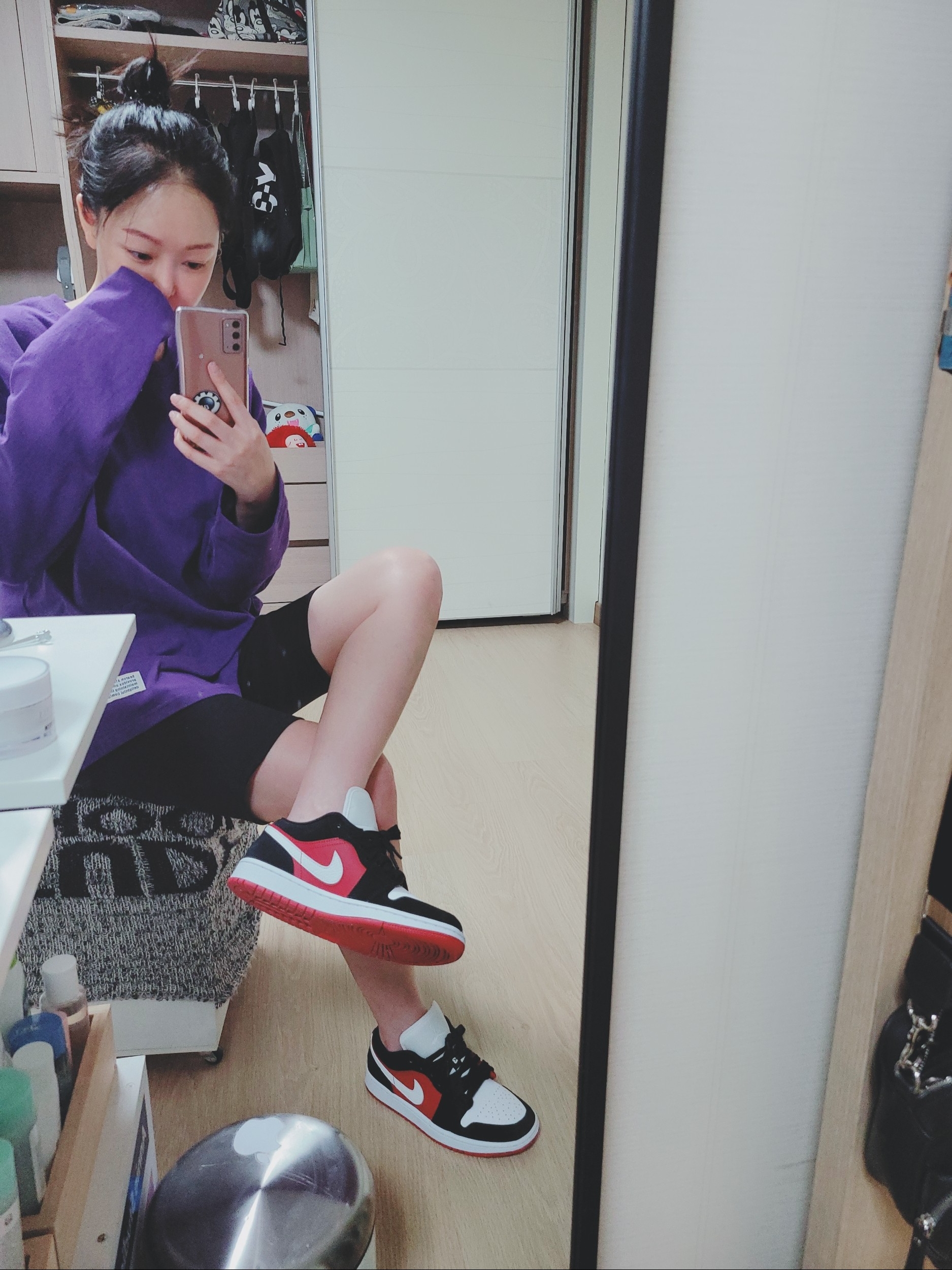 (W) Jordan 1 Low Gym Red Black White 착용 스타일 - 2