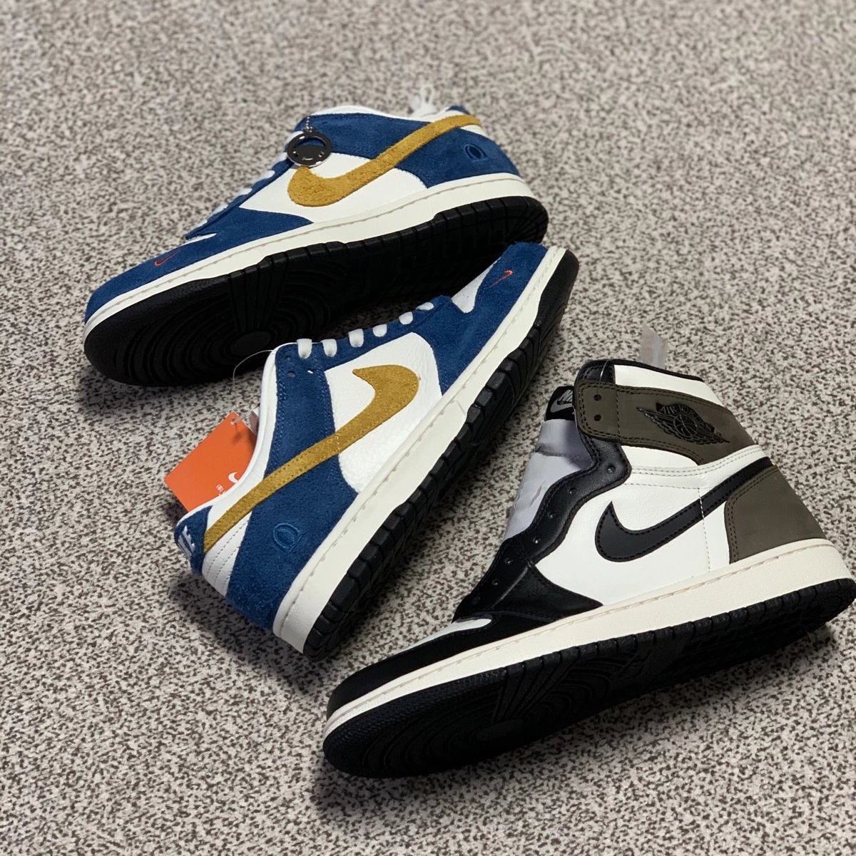 Nike x Kasina Dunk Low 80's Bus, Jordan 1 Retro High OG Black Mocha 착용 스타일