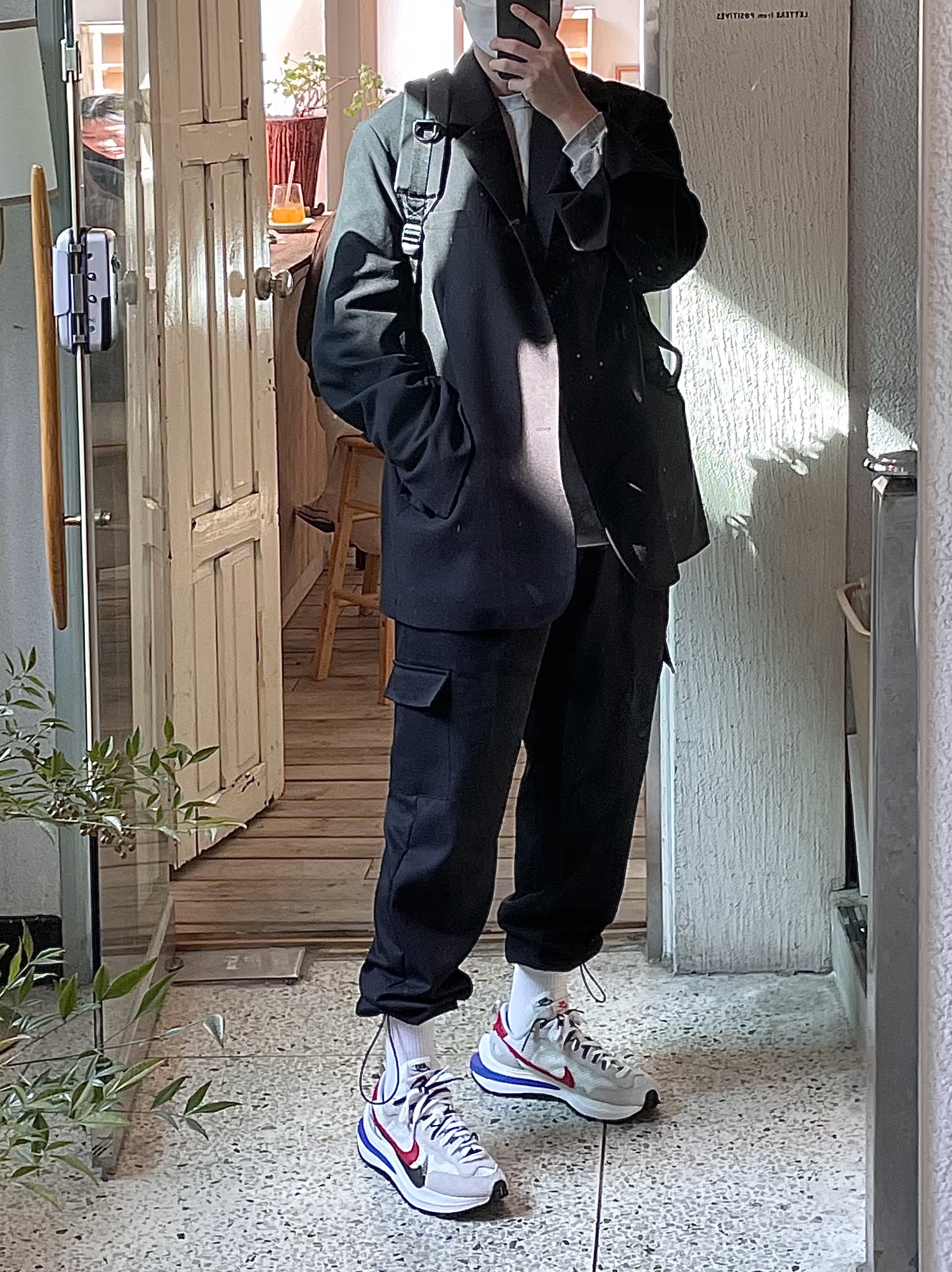 Nike x Sacai VaporWaffle Royal Fuchsia 착용 스타일