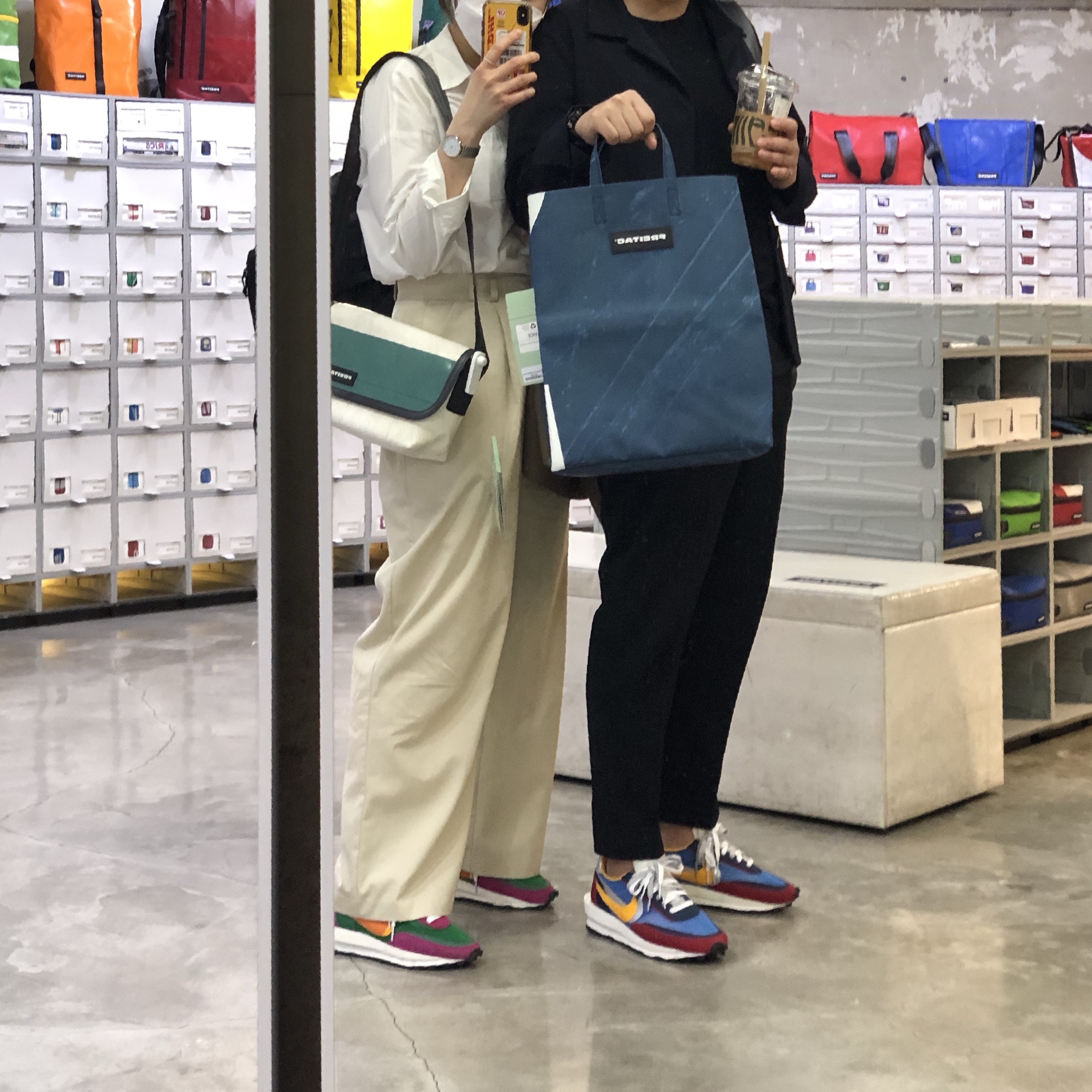 Nike x Sacai LDWaffle Pine Green, Nike x Sacai LDWaffle Blue Multi 착용 스타일