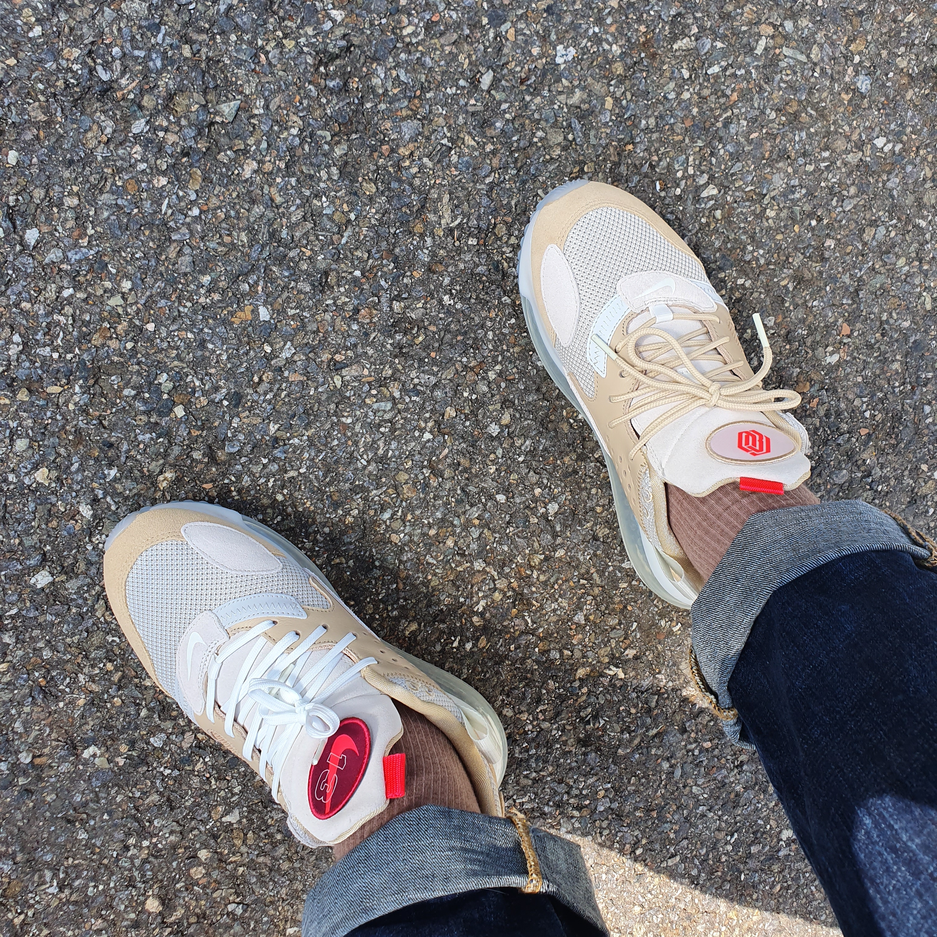 Nike Air Max 720 OBJ Desert Ore 착용 스타일